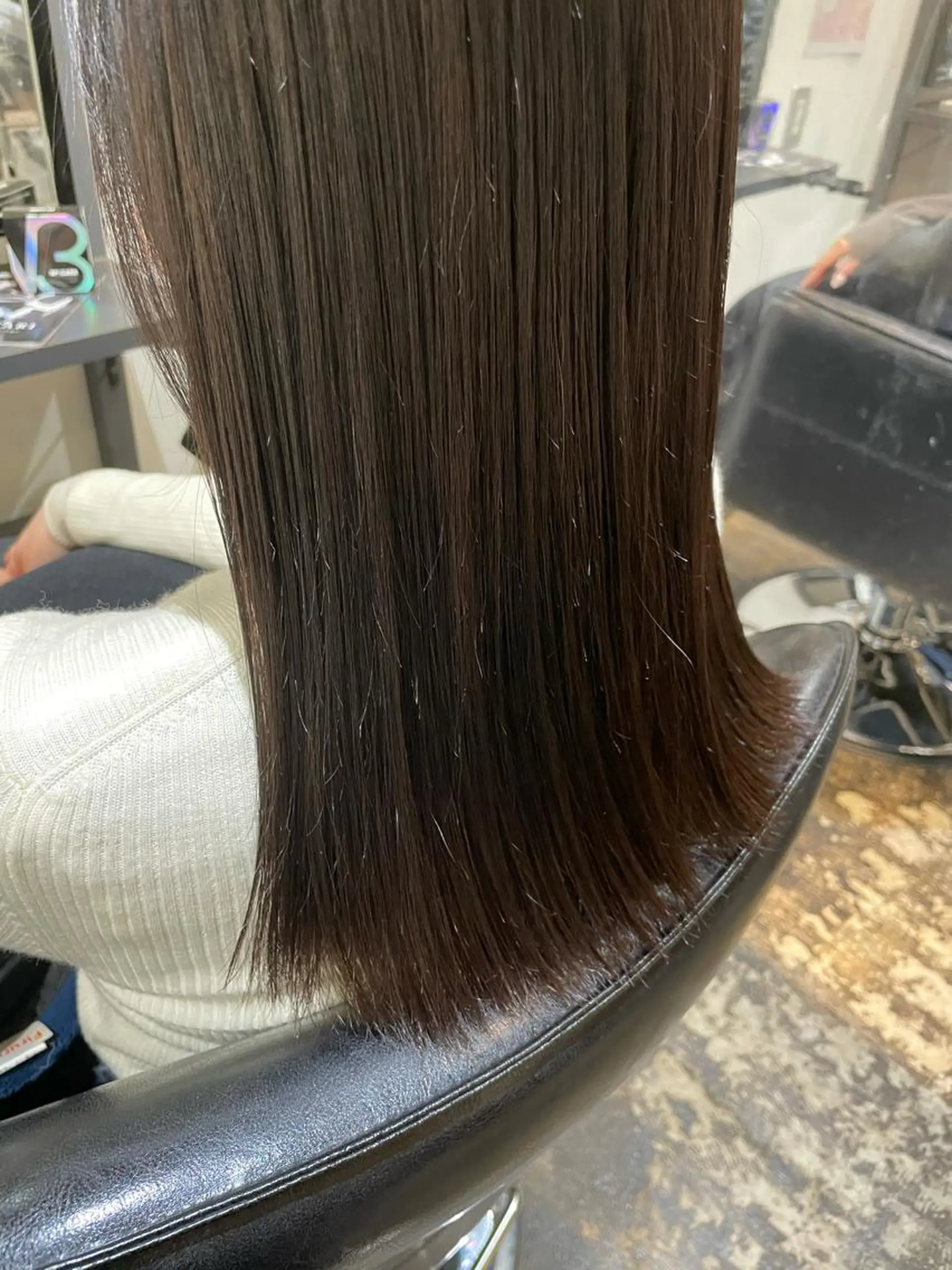 セミロング カラー akane .のヘアスタイル