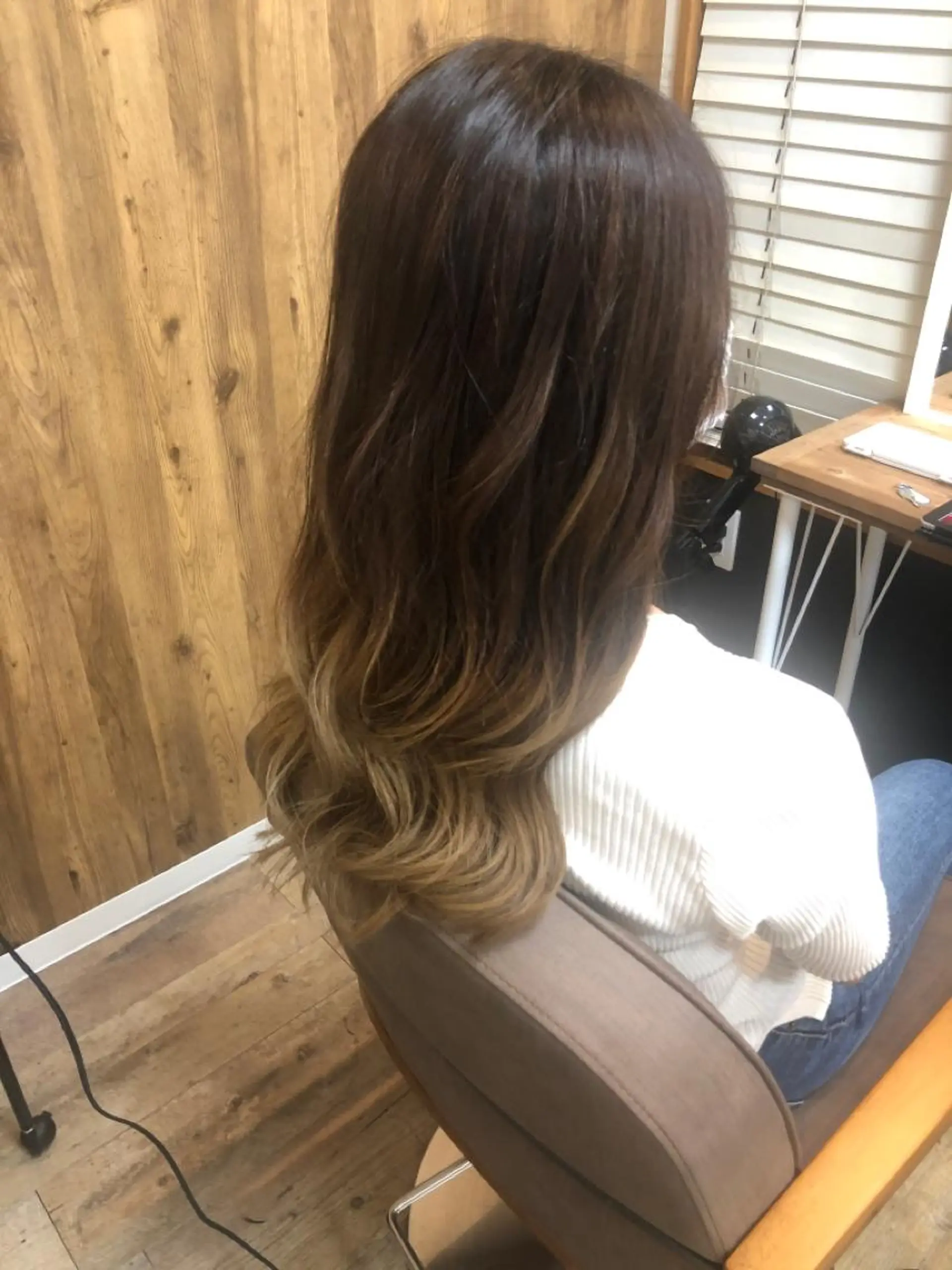 ロング TELA HAIRのヘアスタイル