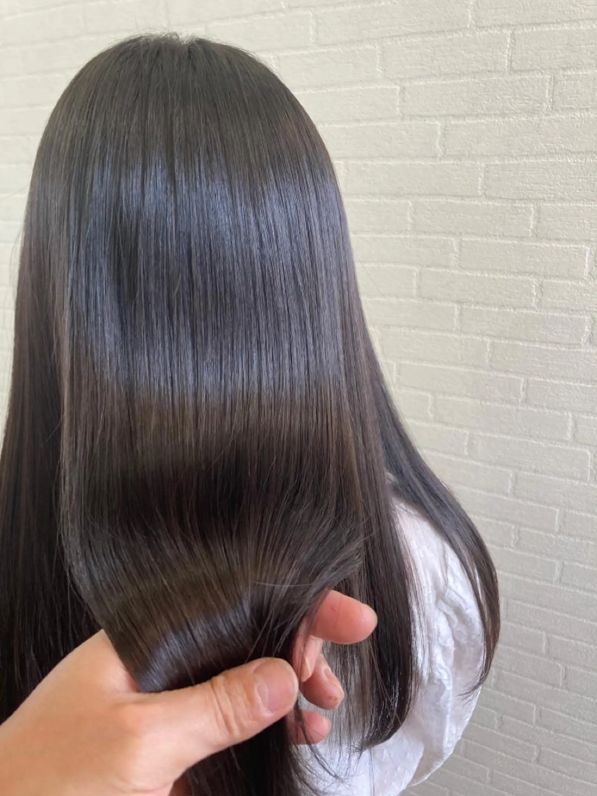 ロング カット ヘアカラー トリートメント ROOTS martinのヘアスタイル