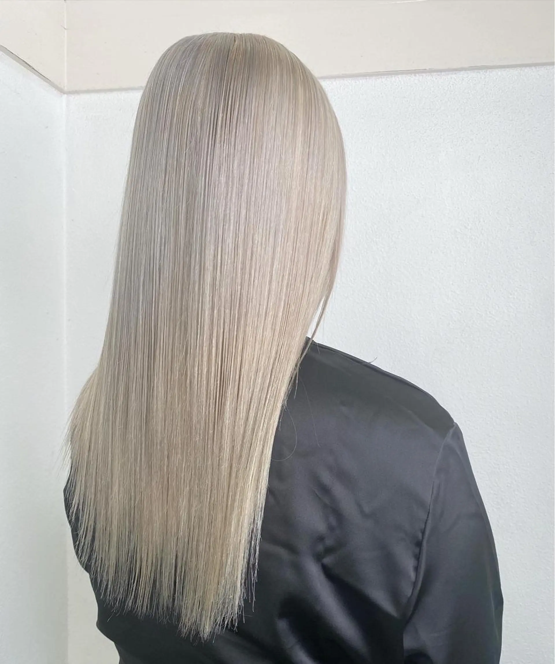 セミロング カラー GiseL アンリのヘアスタイル