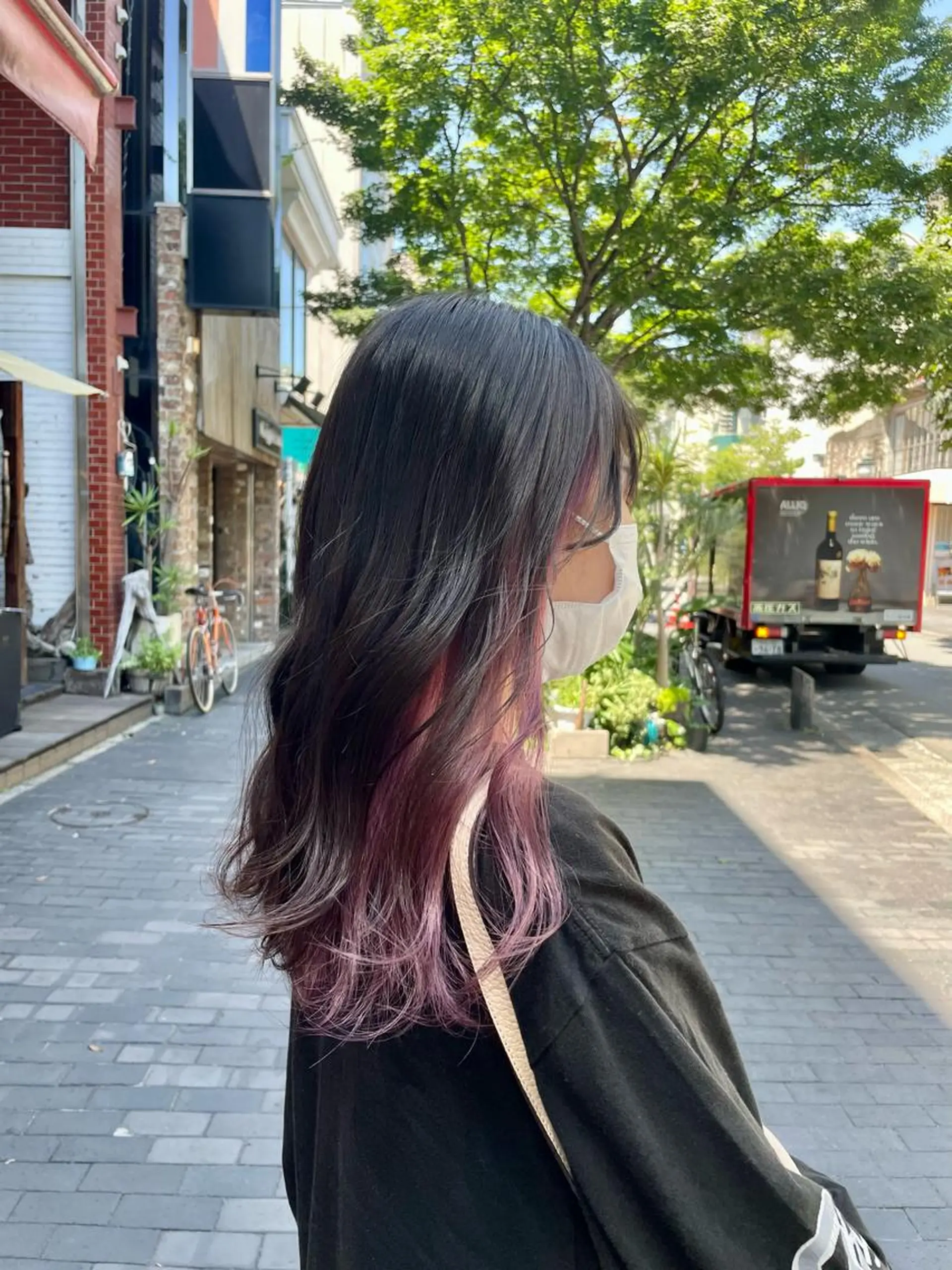 セミロング カラー インナーカラー ピンクカラー ピンクパープル パープルカラー 赤星 さえのヘアスタイル