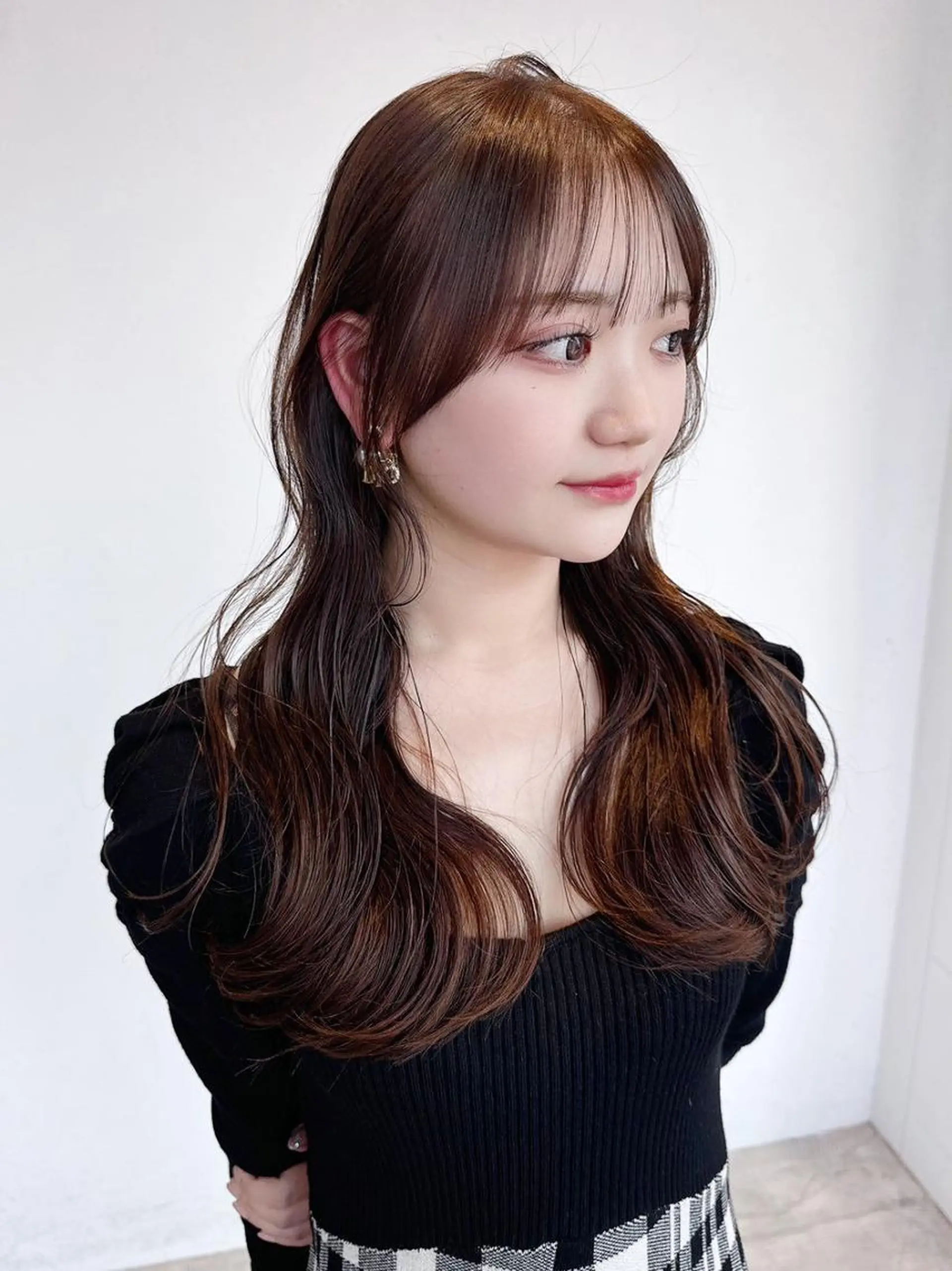 カラー セミロング 韓国風ヘア おくれ毛 カット ヘアカラー トリートメント ITbyALBUM 下北沢店のヘアスタイル