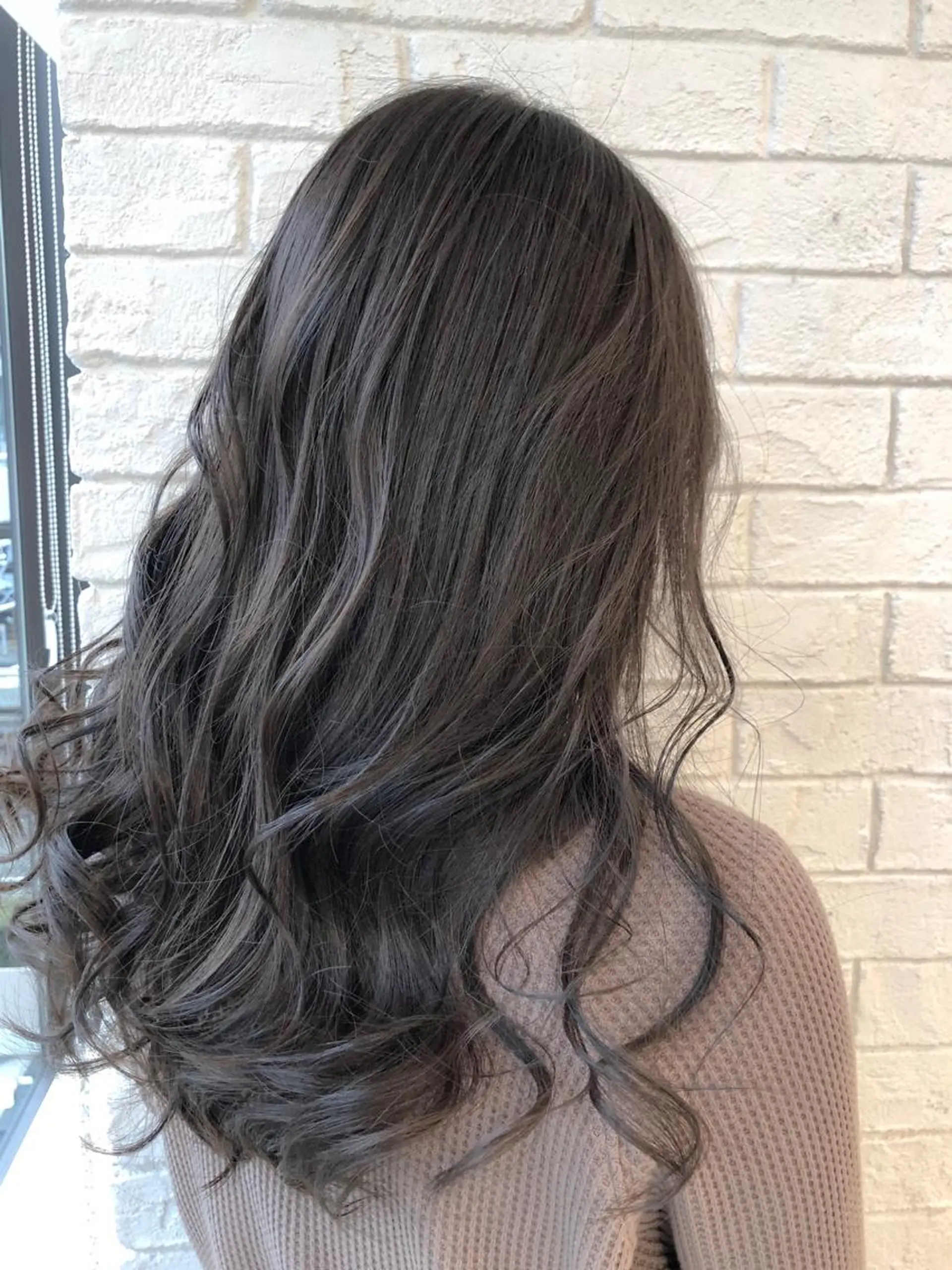 セミロング カラー エドルカラー グレージュ シアーグレージュ SALOWIN神戸三宮East店所属・【透明感、艶髪】西村 有司のヘアスタイル