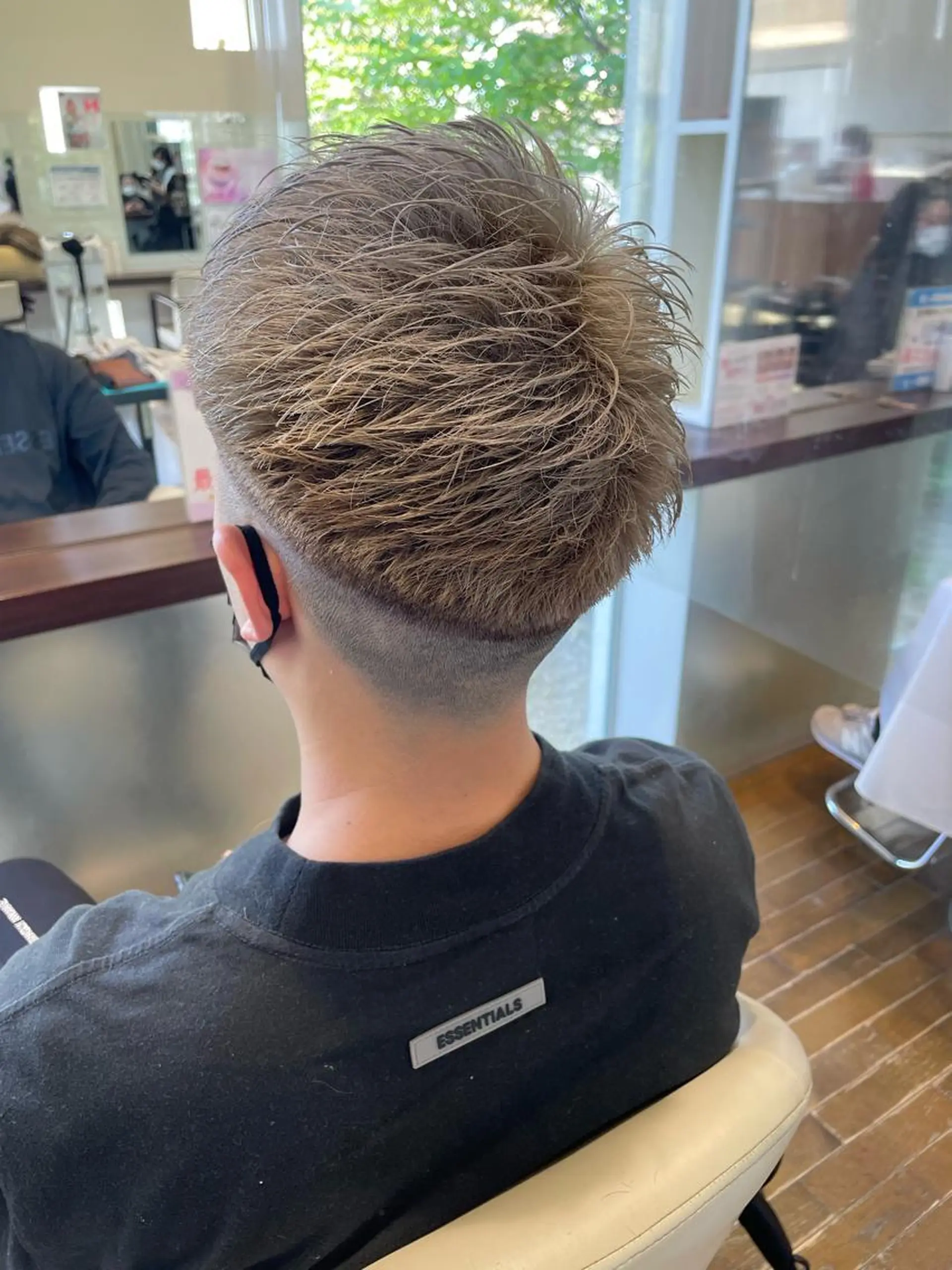 ショート メンズ フェードカット メンズハイトーン スキンフェード LAP.s所属・LAP.s 中嶋　諒のヘアスタイル