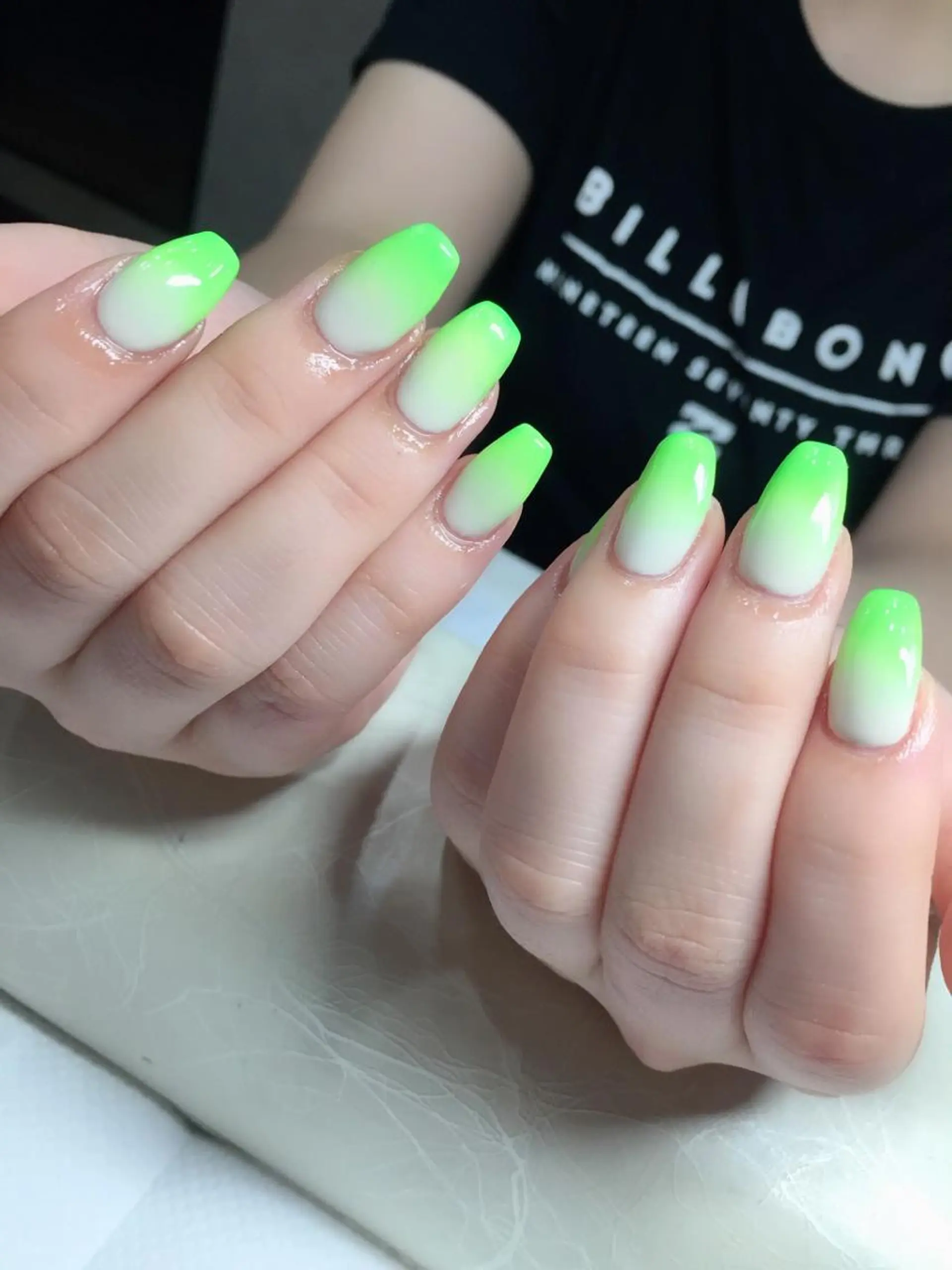 ネイル グラデーション ガールネイルサロン所属・ガール ネイルサロンのネイルデザイン