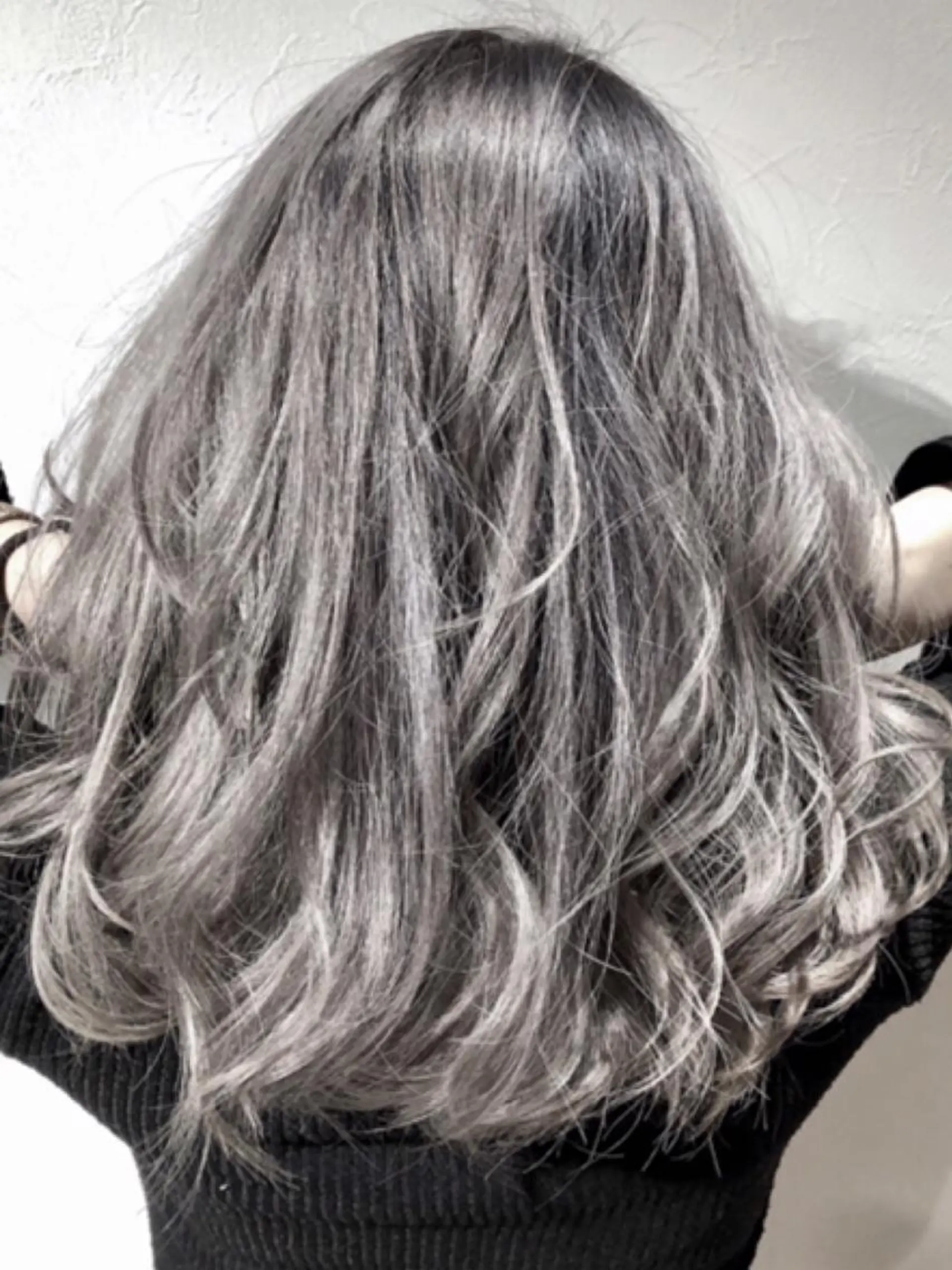 ロング カラー パーマ ヘアアレンジ Device ディバイスのヘアスタイル