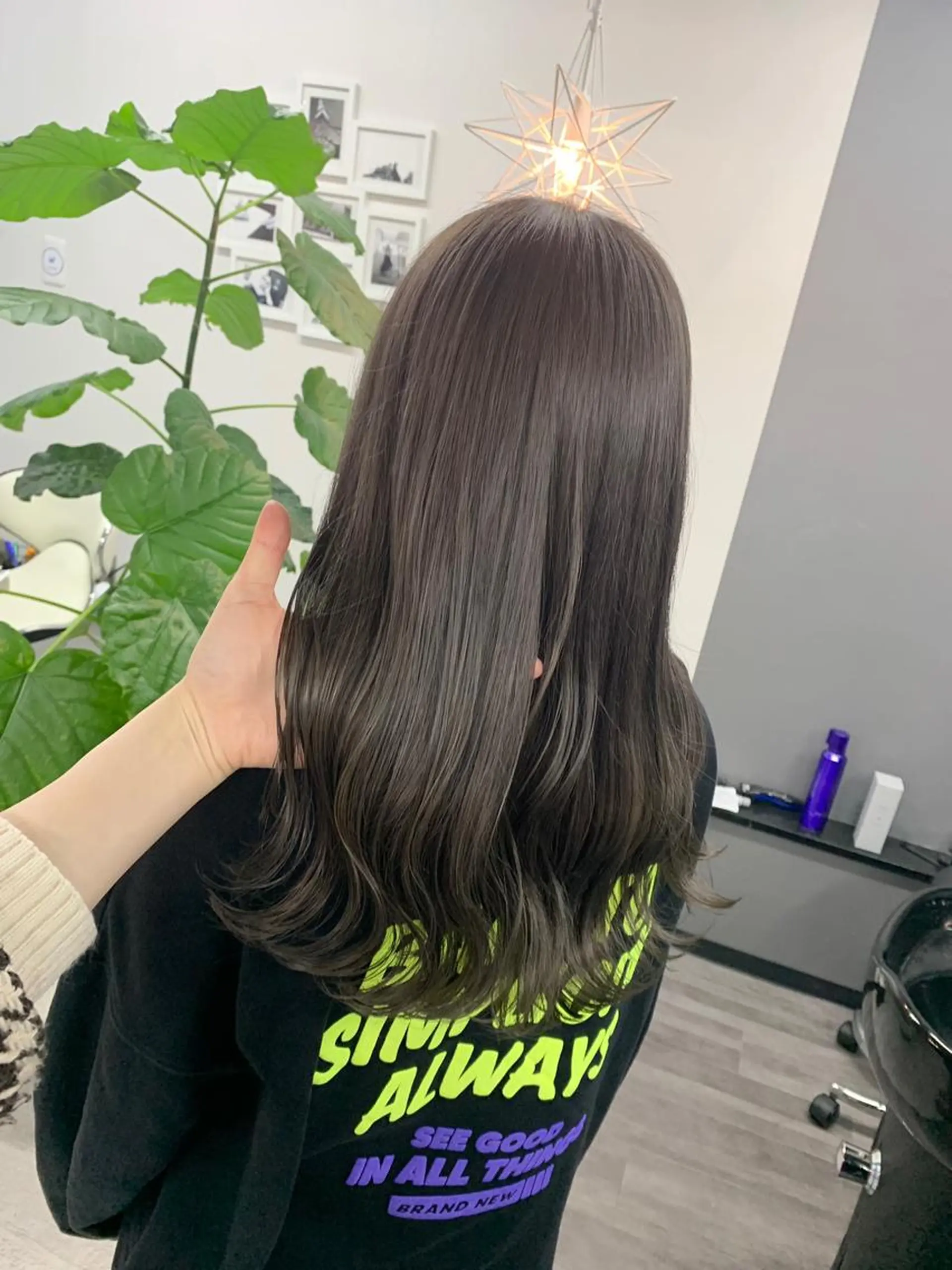 ロング カラー ヘアカラー トリートメント 坂井 水菜美のヘアスタイル