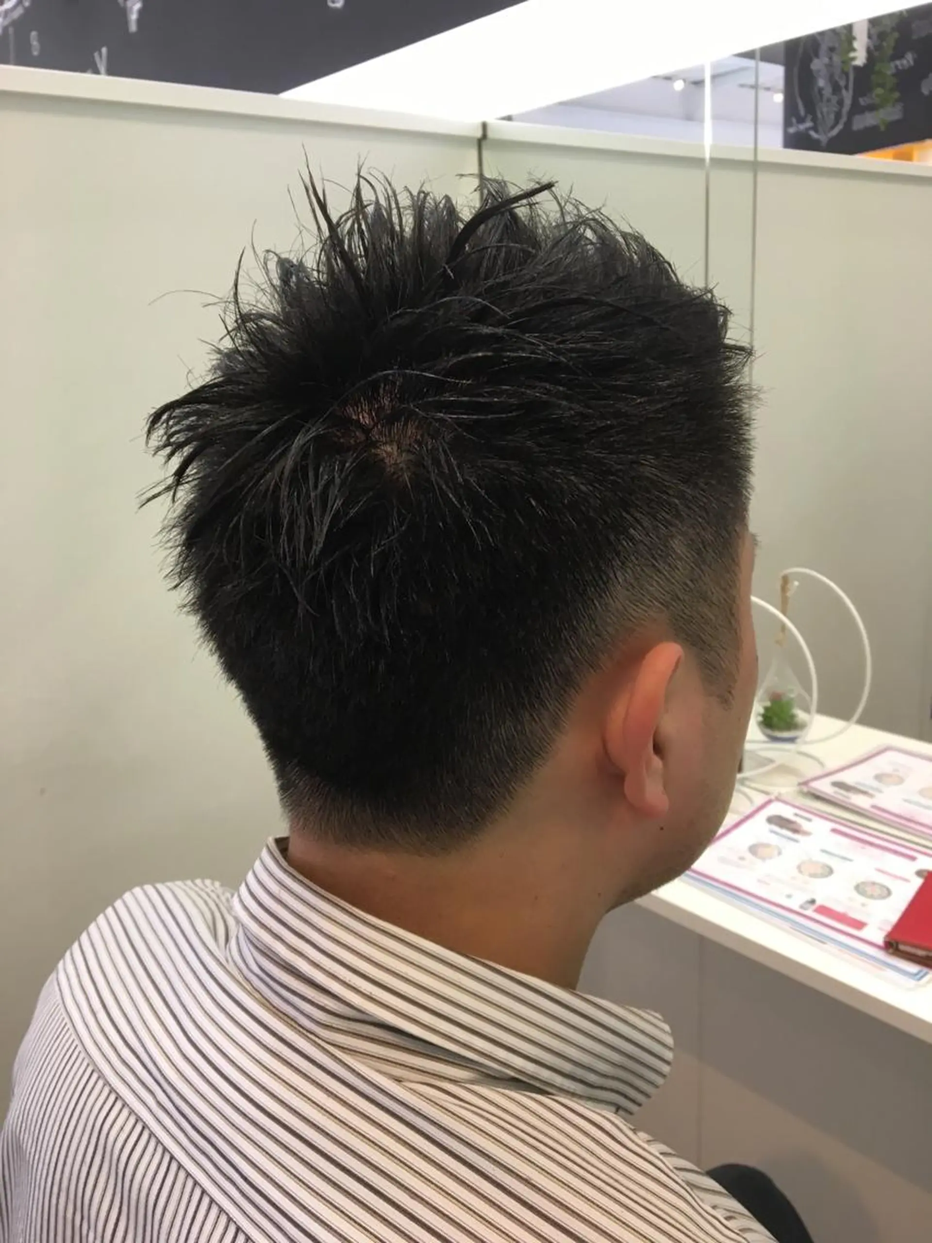 ショート メンズ 刈り上げ 石崎 直也のヘアスタイル