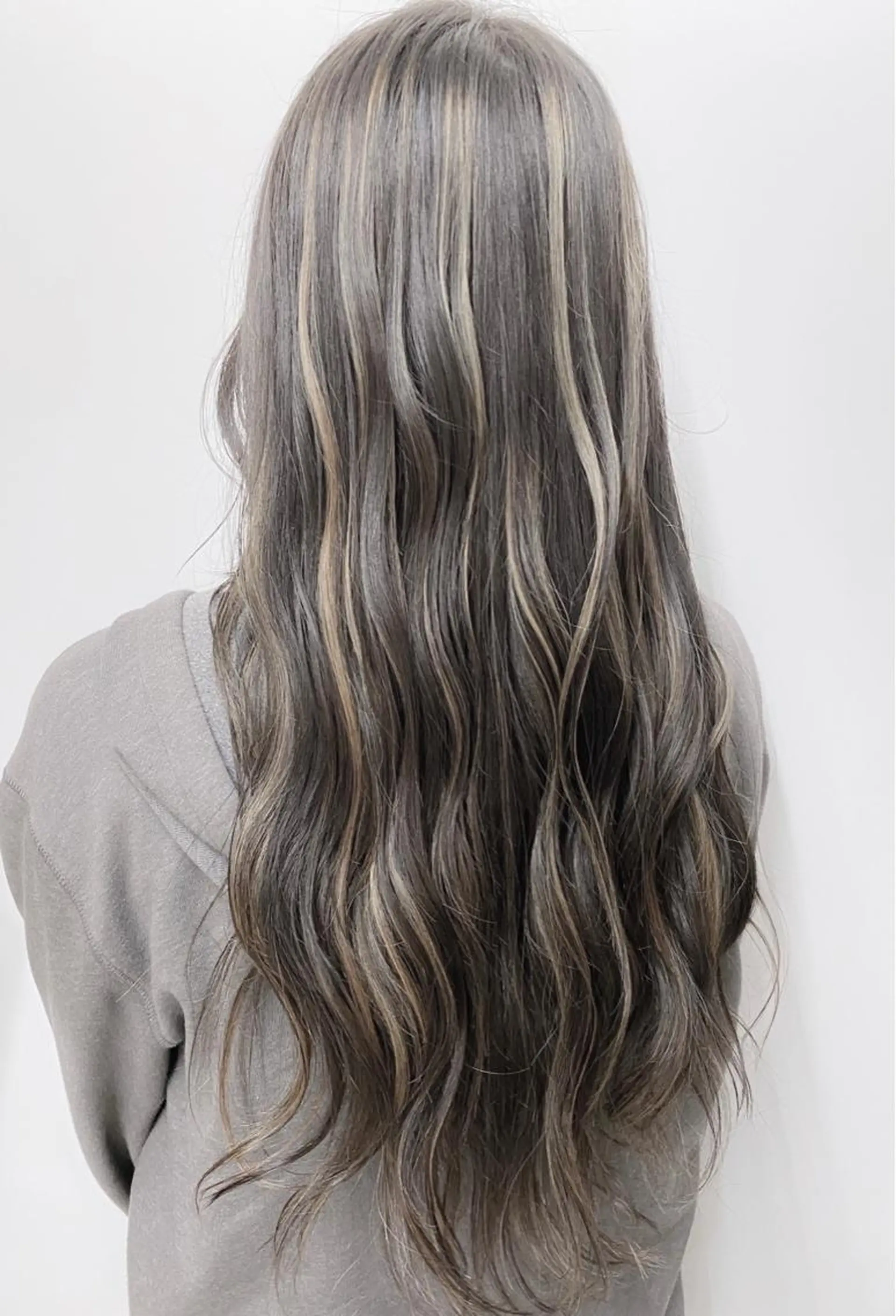 ロング カラー パーマ ヘアアレンジ バレイヤージュ ベージュカラー ブリーチ ケアブリーチ 透明感カラー 竹内ケンゴ🇰🇷 EIGHT藤沢のヘアスタイル