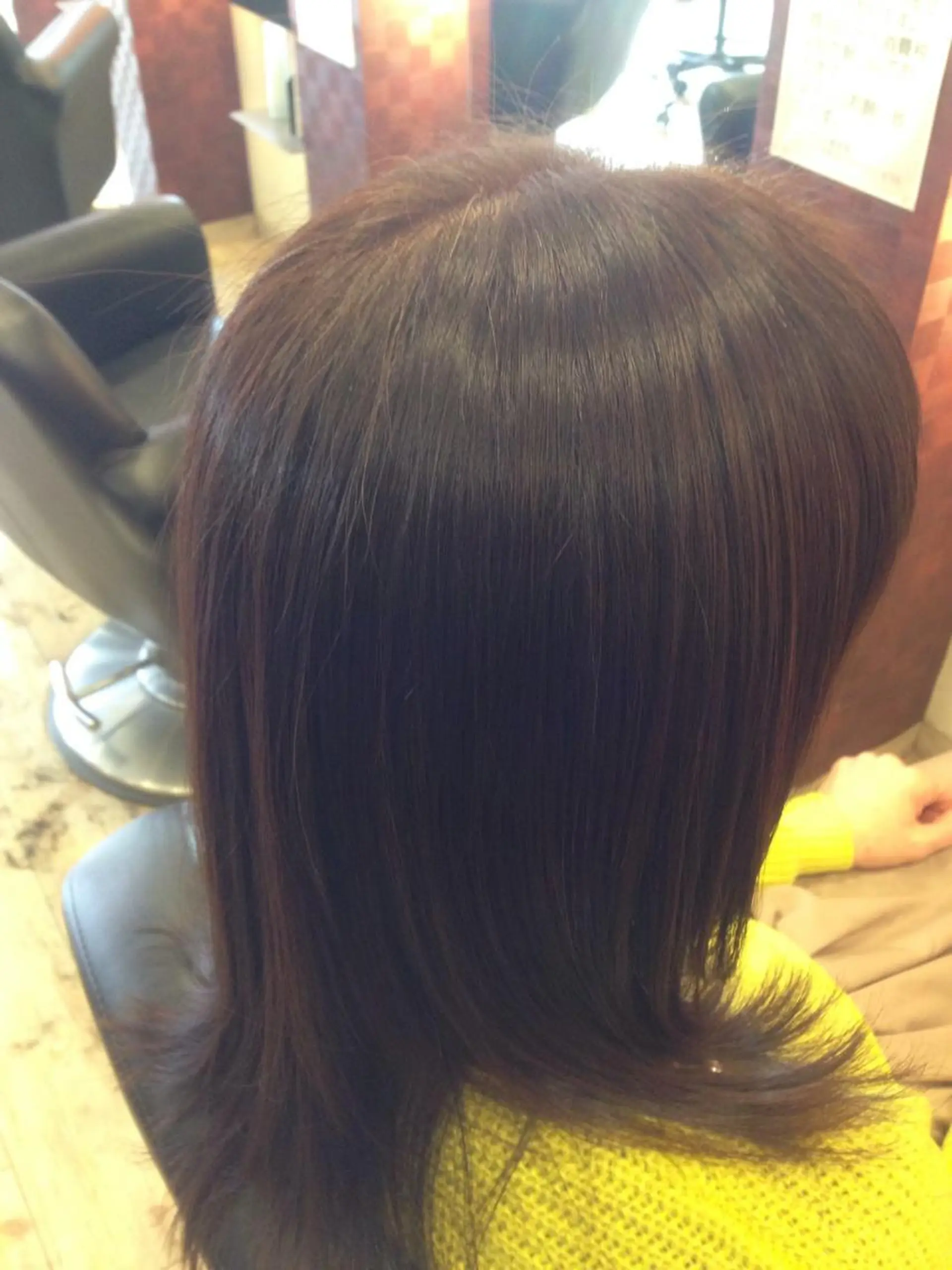 セミロング カラー エル美容室所属・織田 英之のヘアスタイル