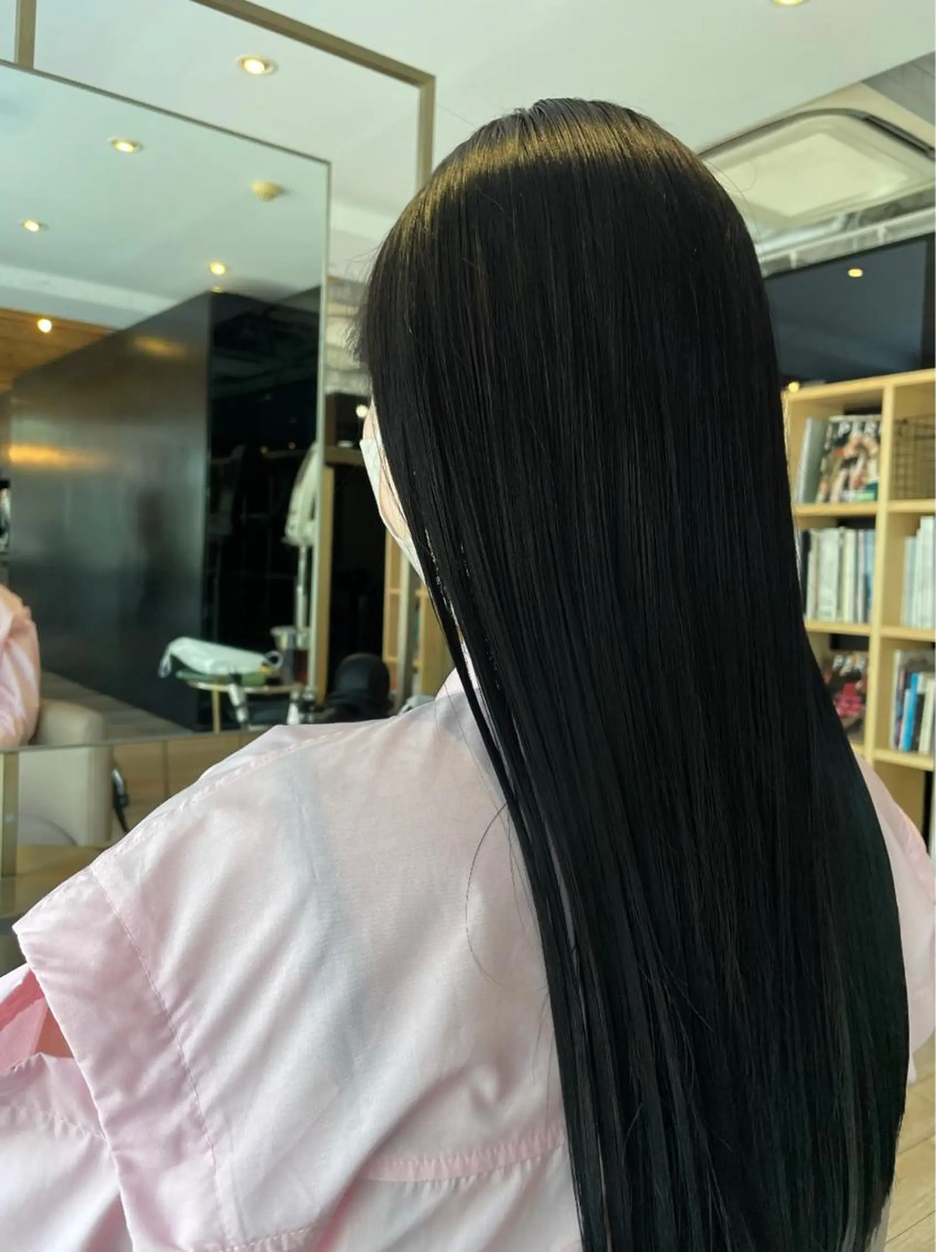 カラー QUEEN'S GARDEN by k-two shinsaibashi所属・k-two心斎橋 ヨシダヒロトのヘアスタイル