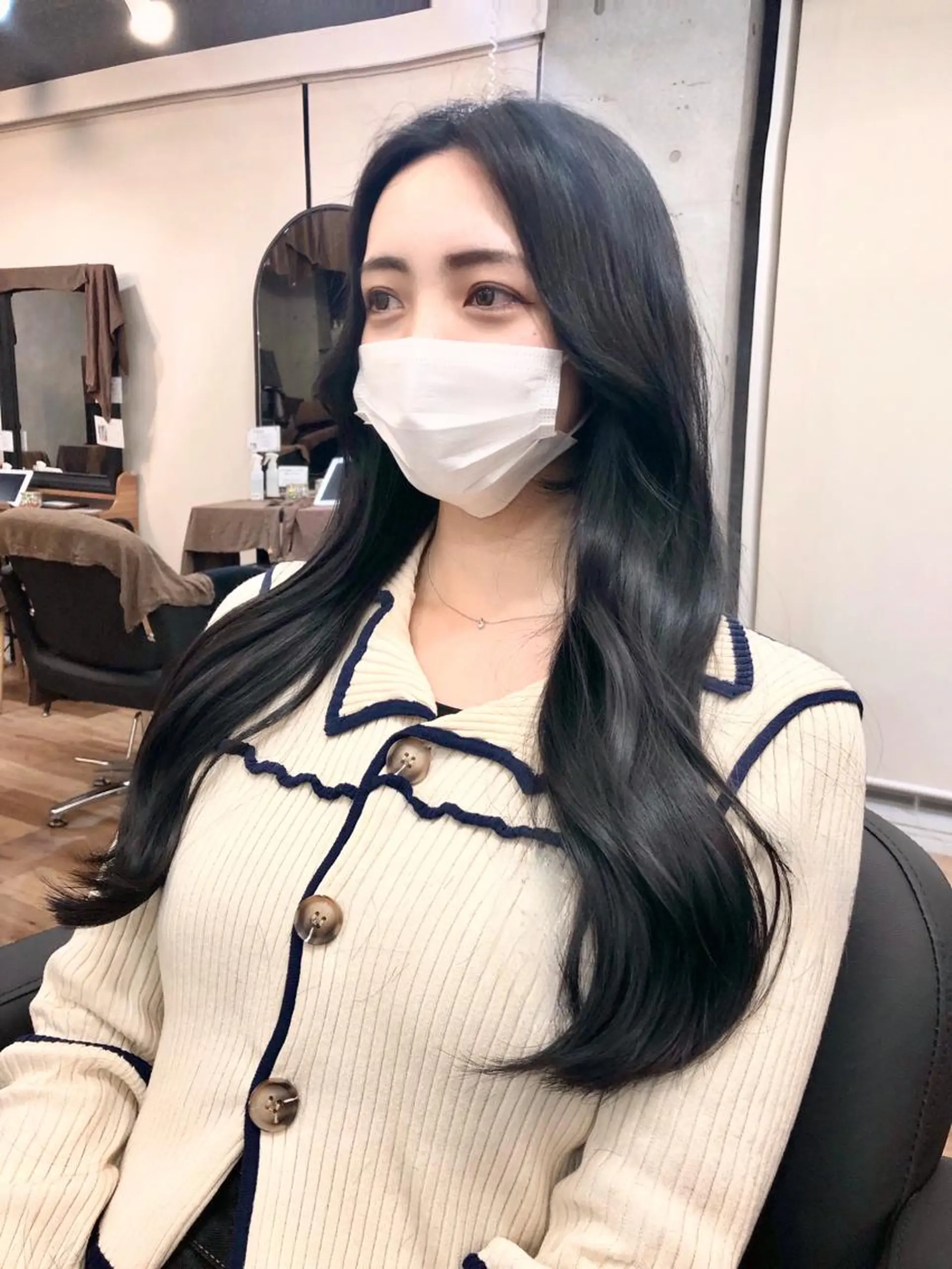 ロング 顔周りカット 韓国風ヘア カット トリートメント トレンドヘア🌿 chinariのヘアスタイル