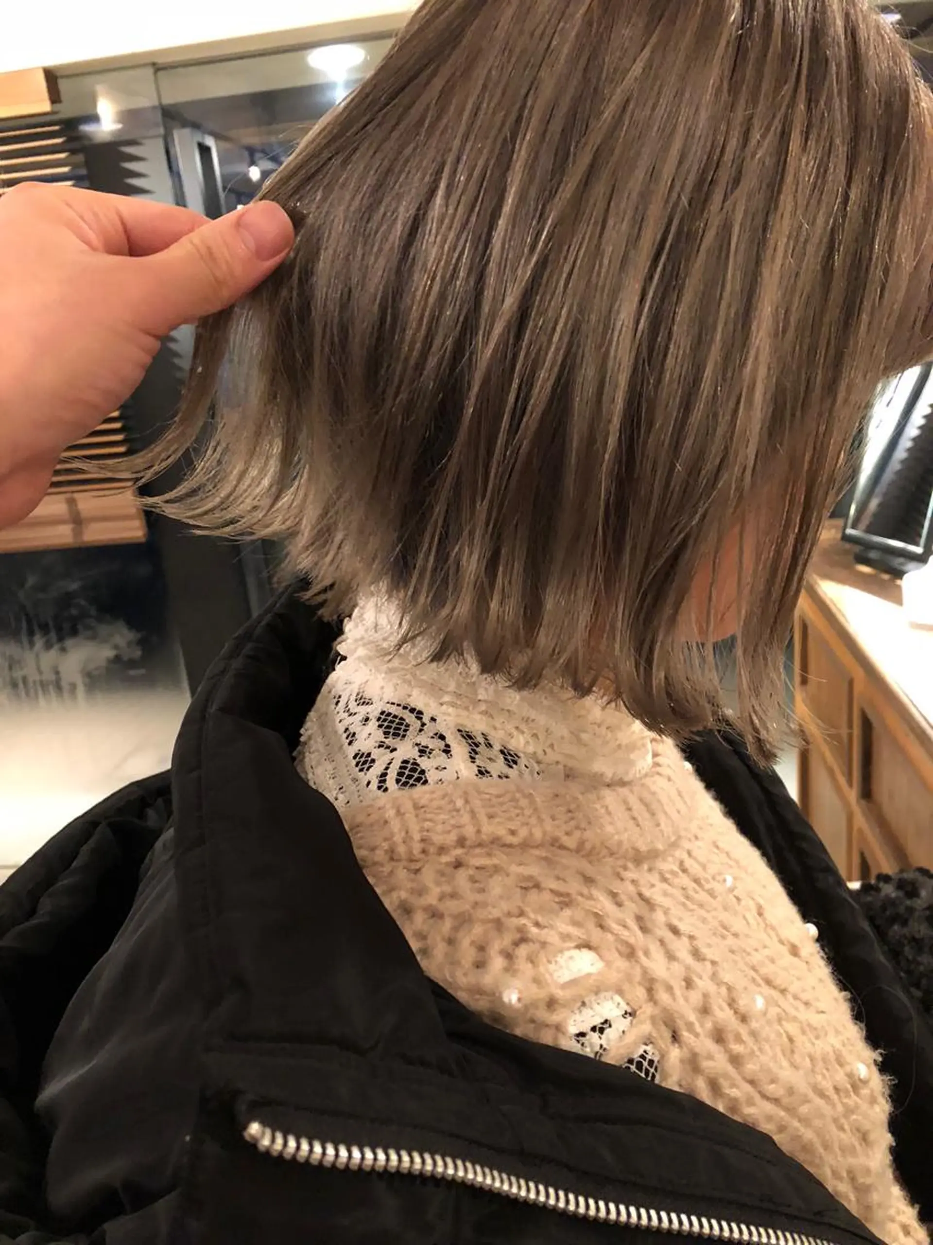 ミディアム ボブ/レイヤー/ ショートcovo代表のヘアスタイル