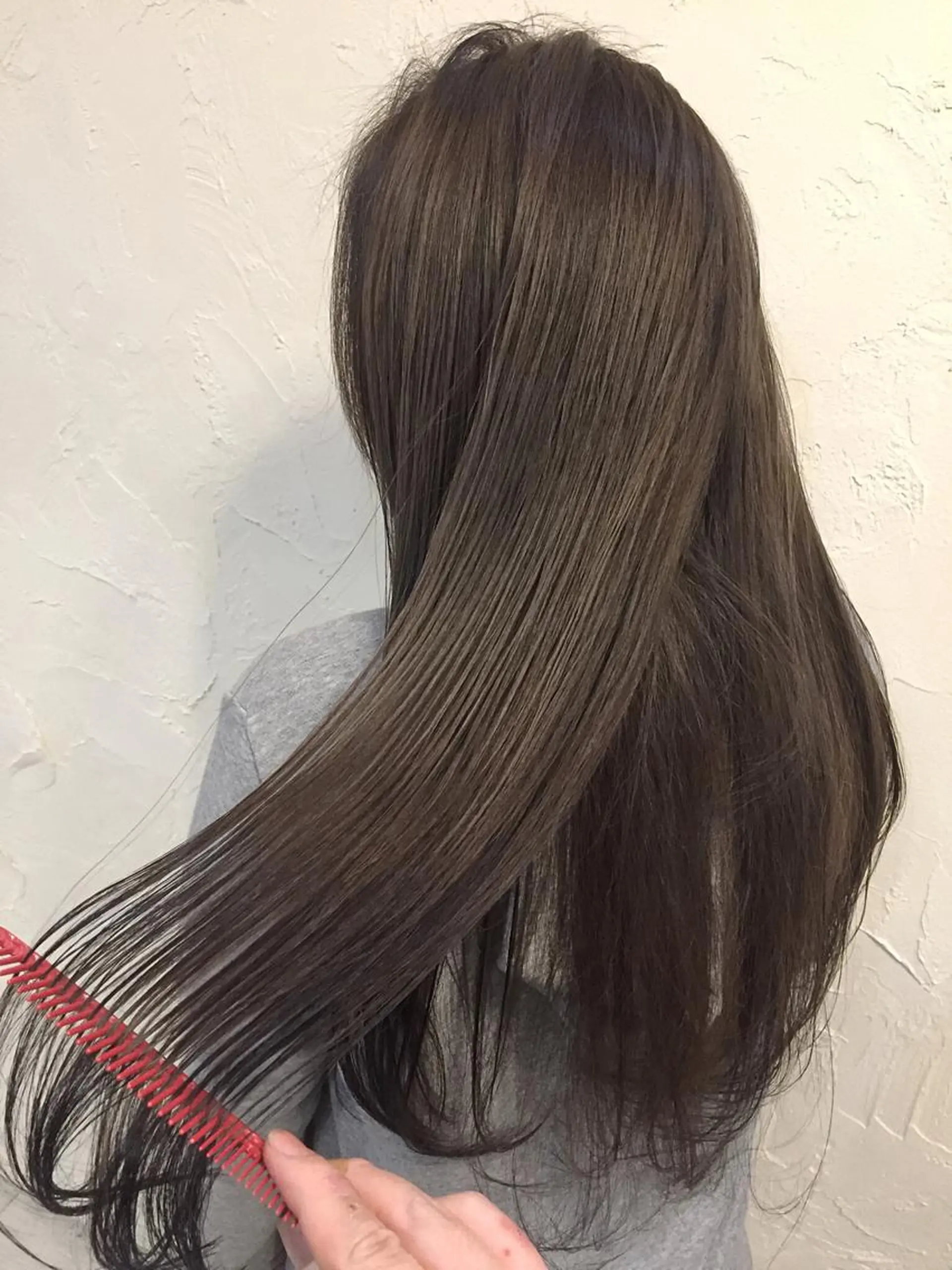 ロング カラー カット ヘアカラー 韓国レイヤー外国人風 透明感カラー髪質改善のヘアスタイル