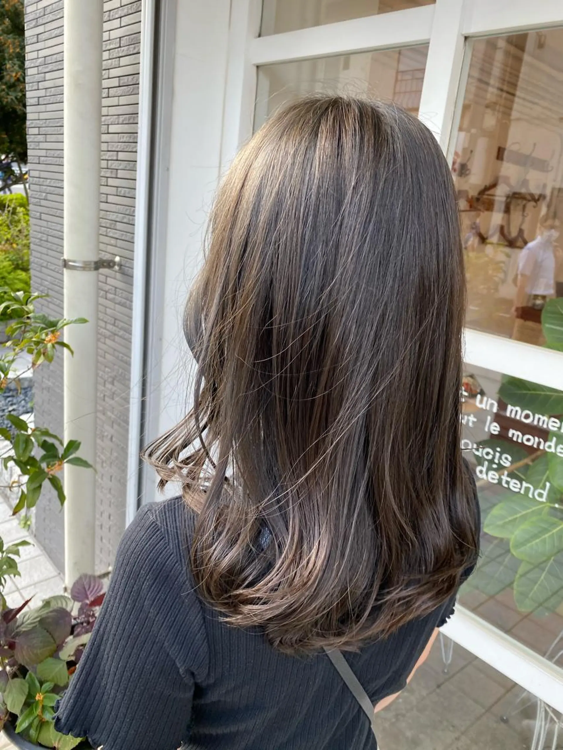 ミディアム カラー アッシュ 透明感カラー カット ヘアカラー トリートメント わかばやし ゆうこのヘアスタイル