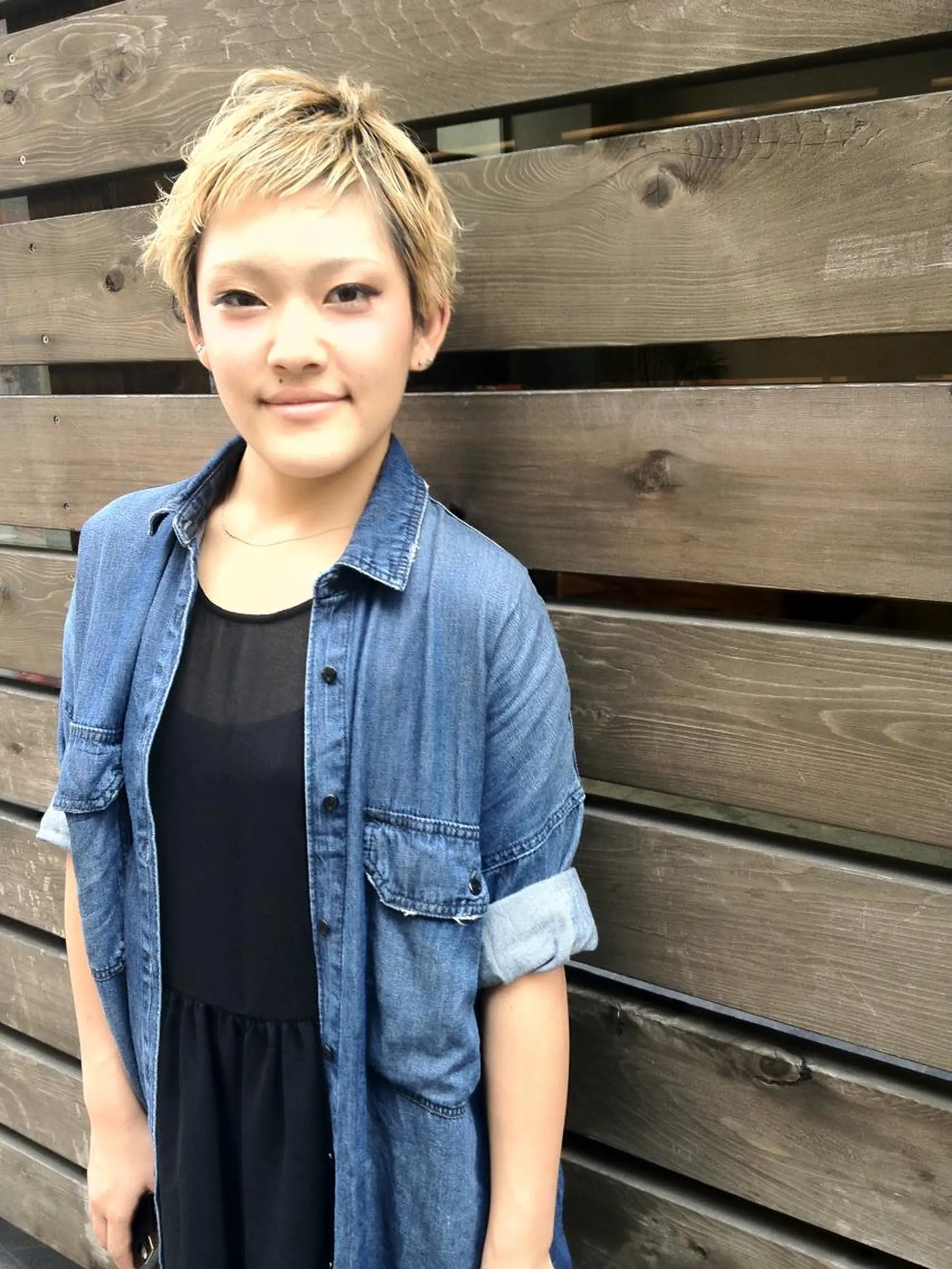 ショート カラー 髪質改善＆ブリーチ 伊勢　祐一郎のヘアスタイル