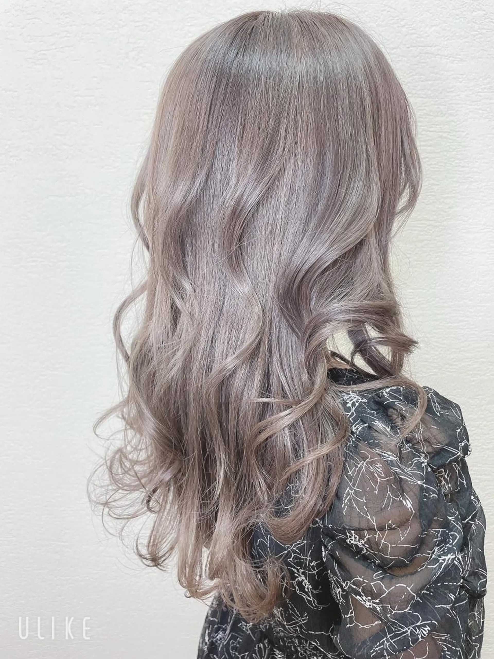 ロング カラー ベージュカラー ミルクティーベージュ カット ヘアカラー トリートメント ❣️モードケイズ塚口 和田一将のヘアスタイル