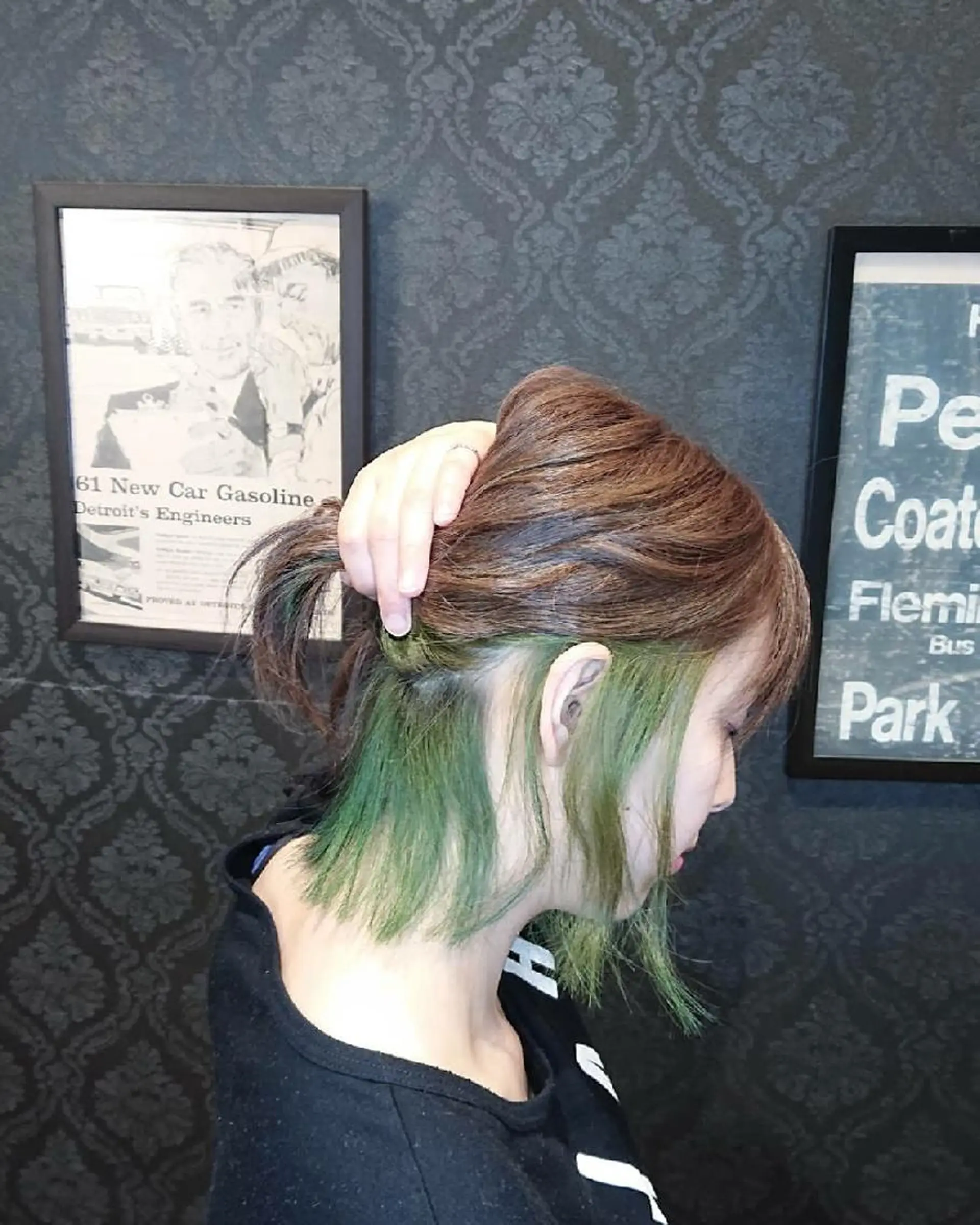 ミディアム カラー グレージュ インナーカラー カット ヘアカラー 保住 恭平のヘアスタイル