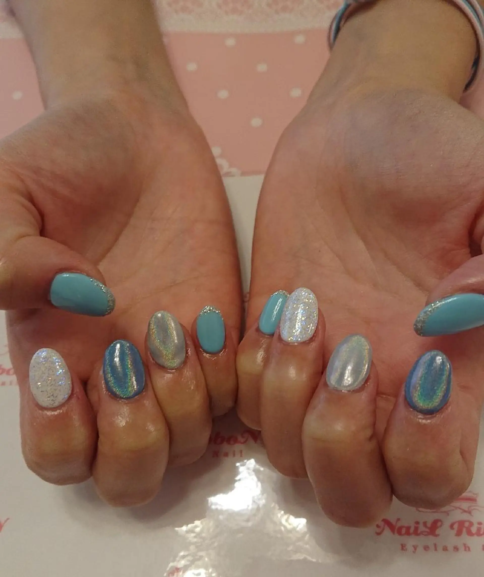 ネイル ネイルリボン 受付スタッフのネイルデザイン