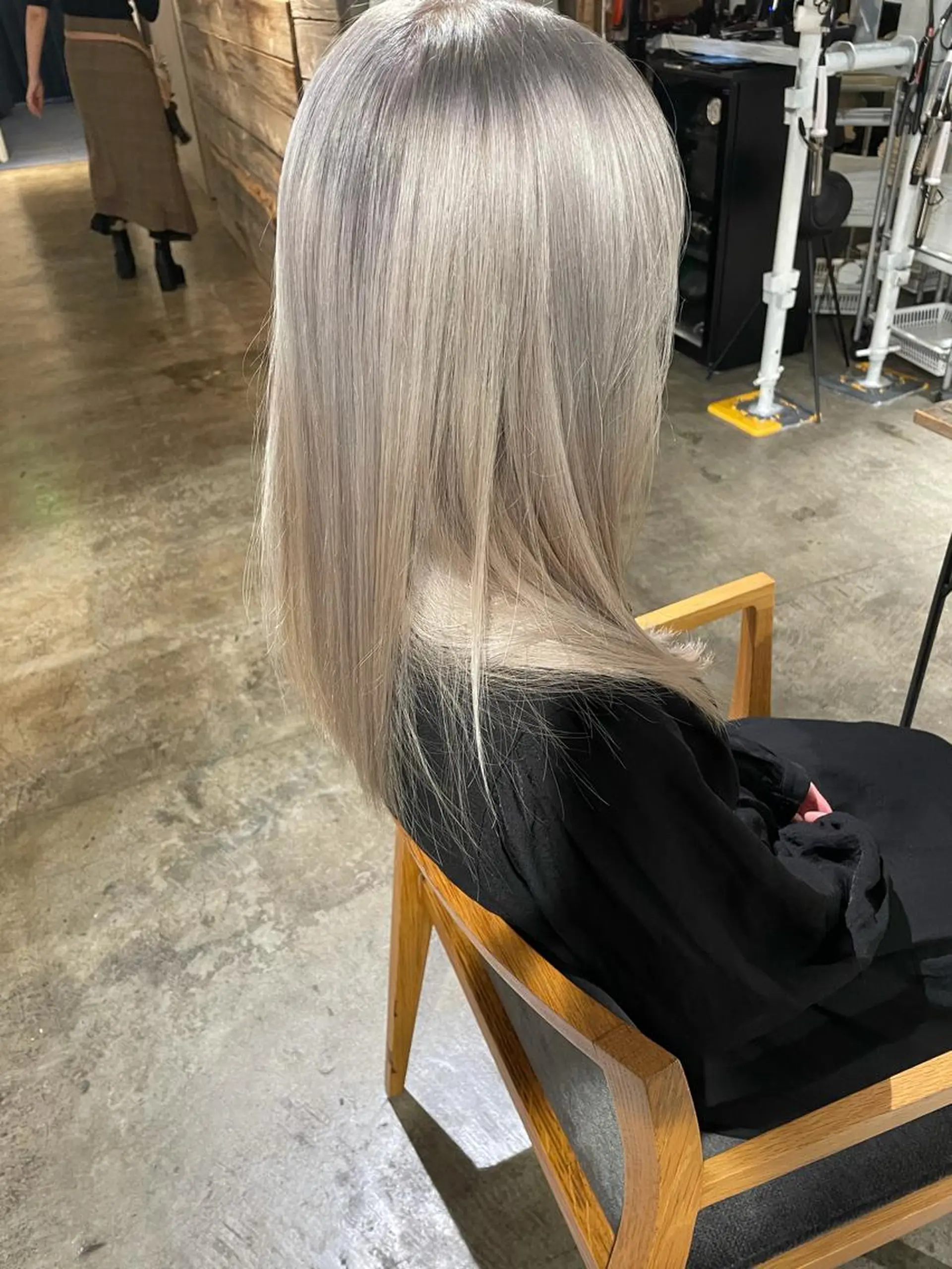 セミロング カラー ブロンド ホワイトブロンド ヘアカラー トリートメント ハイトーン/レイヤー /ケアブリーチ石川治のヘアスタイル