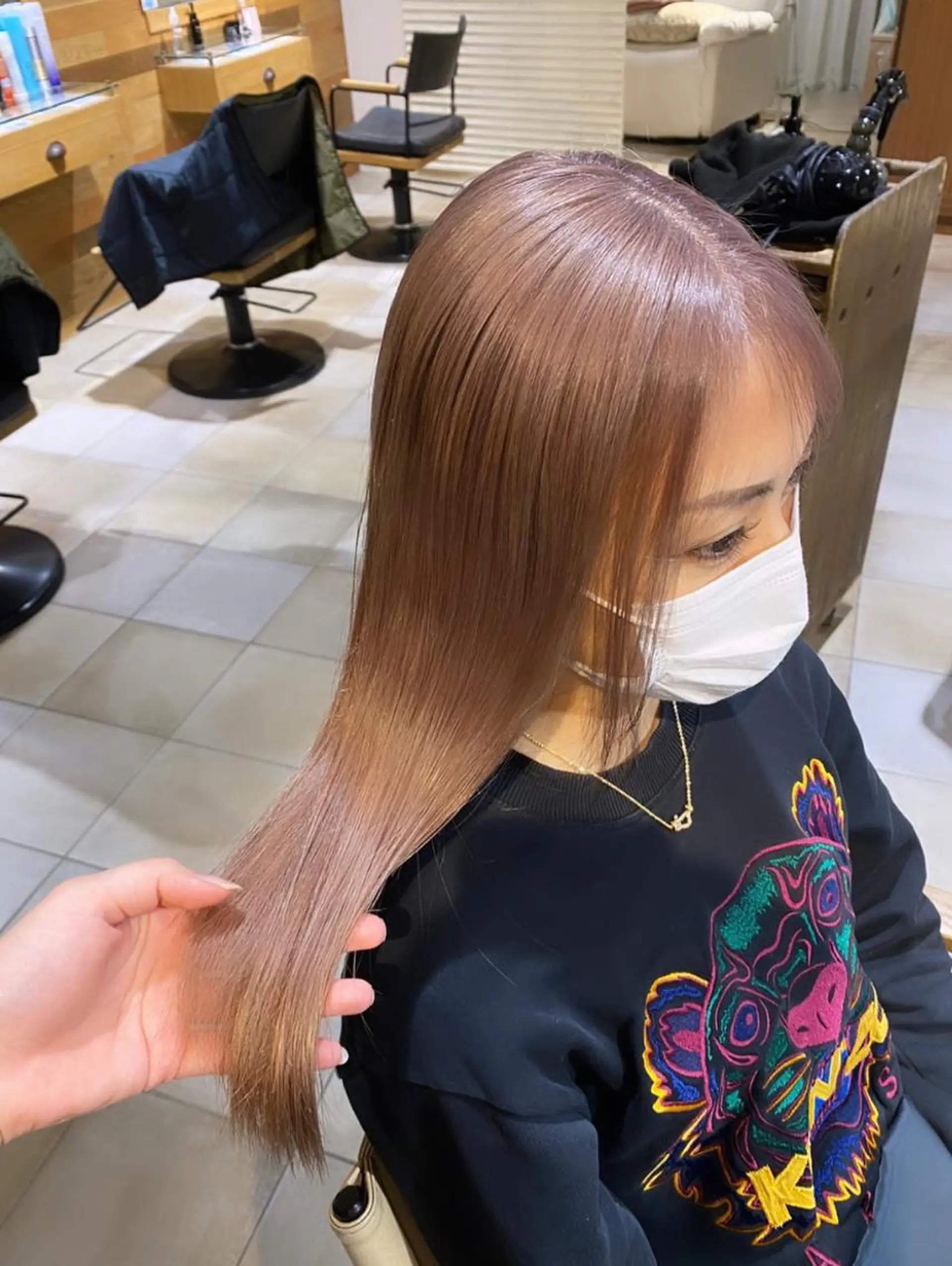セミロング カラー ベージュカラー ミルクティーベージュ ピンクカラー ヘアカラー トリートメント 【ROA】 MISUZU✨のヘアスタイル