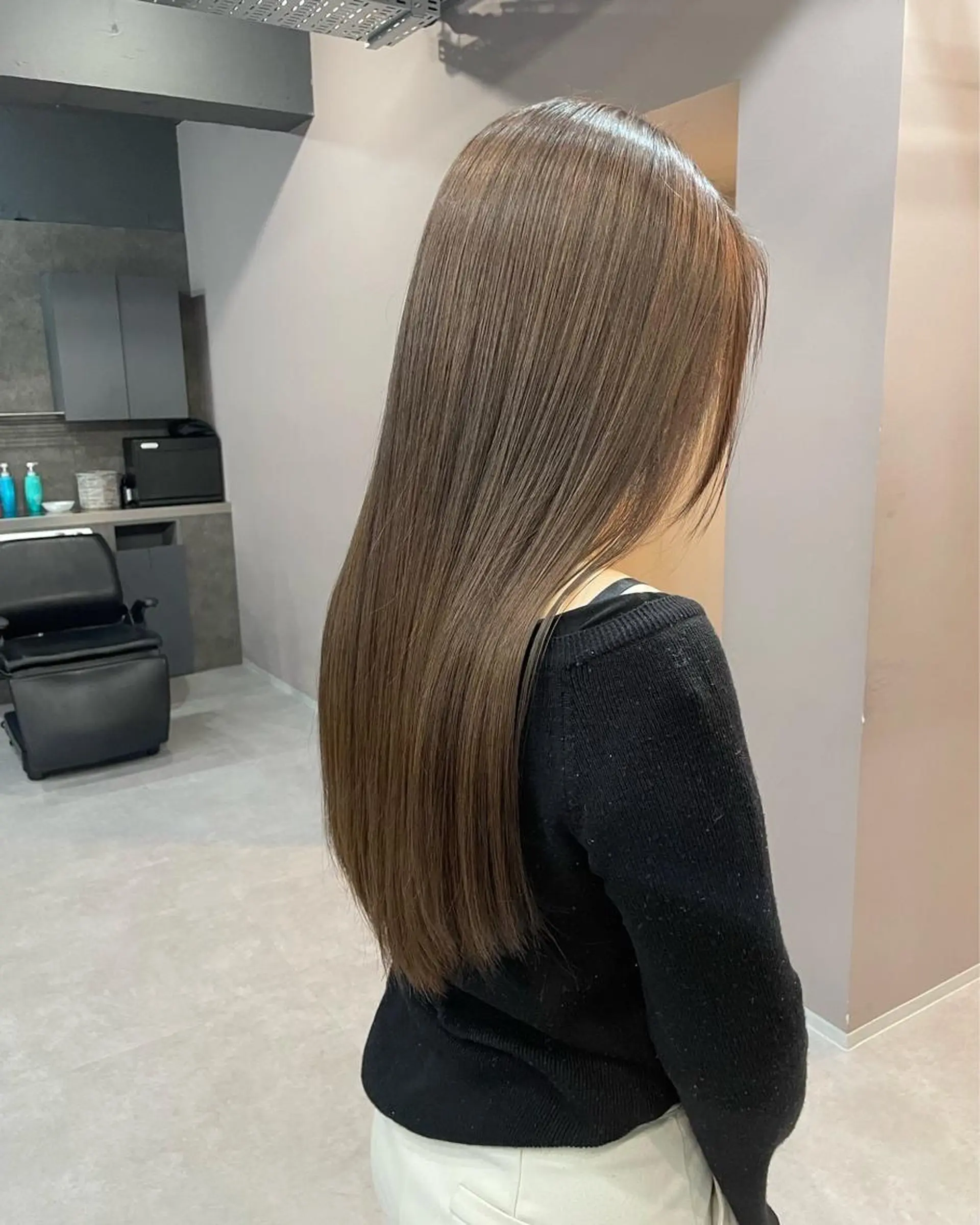 ロング ヘアカラー ミルクティーベージュ ❤︎レイヤー MIAのヘアスタイル