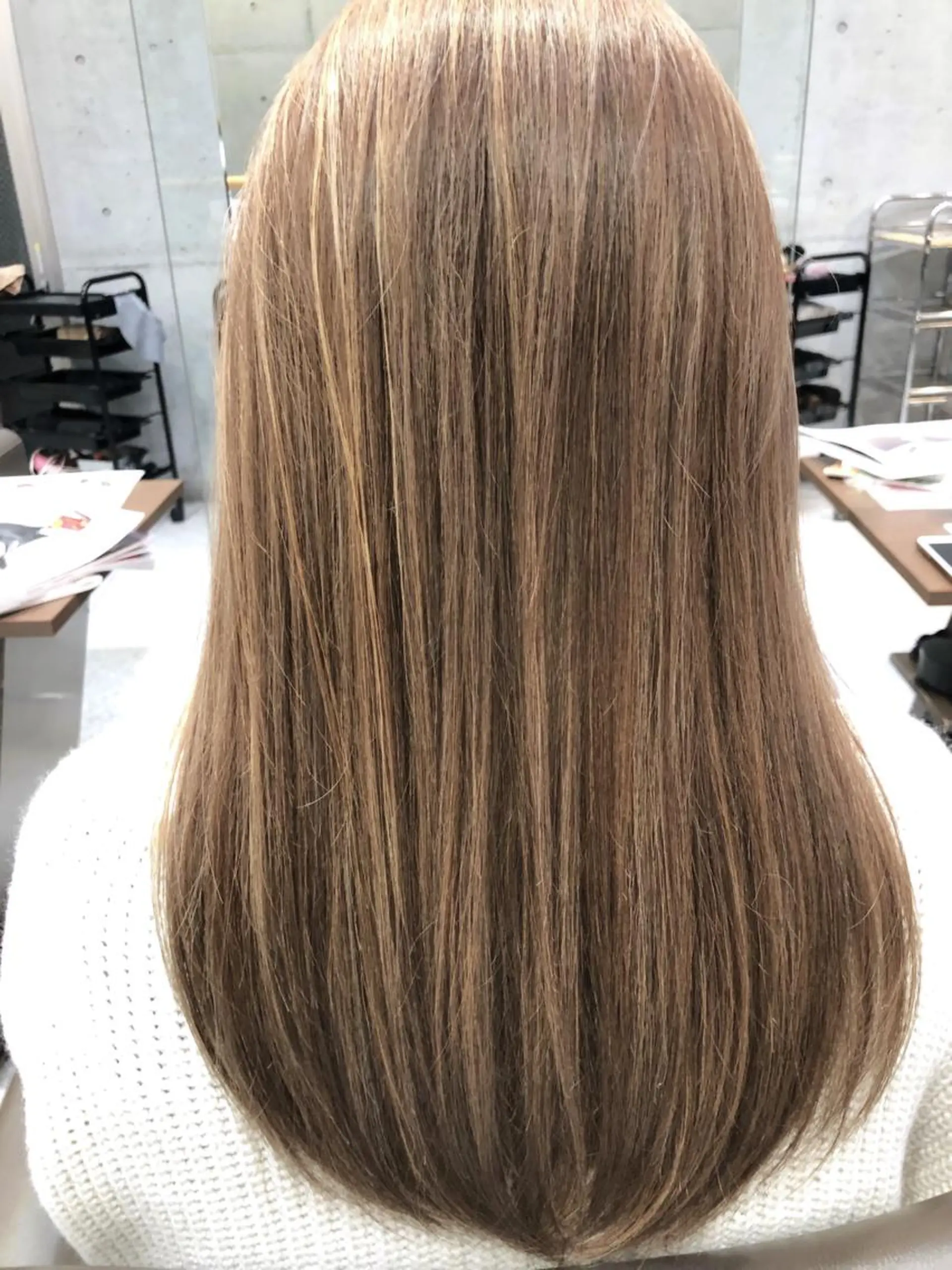 ロング カラー アッシュ ラベンダーカラー ラベンダーアッシュ トリートメント 大栗 佑也  髪質改善のヘアスタイル