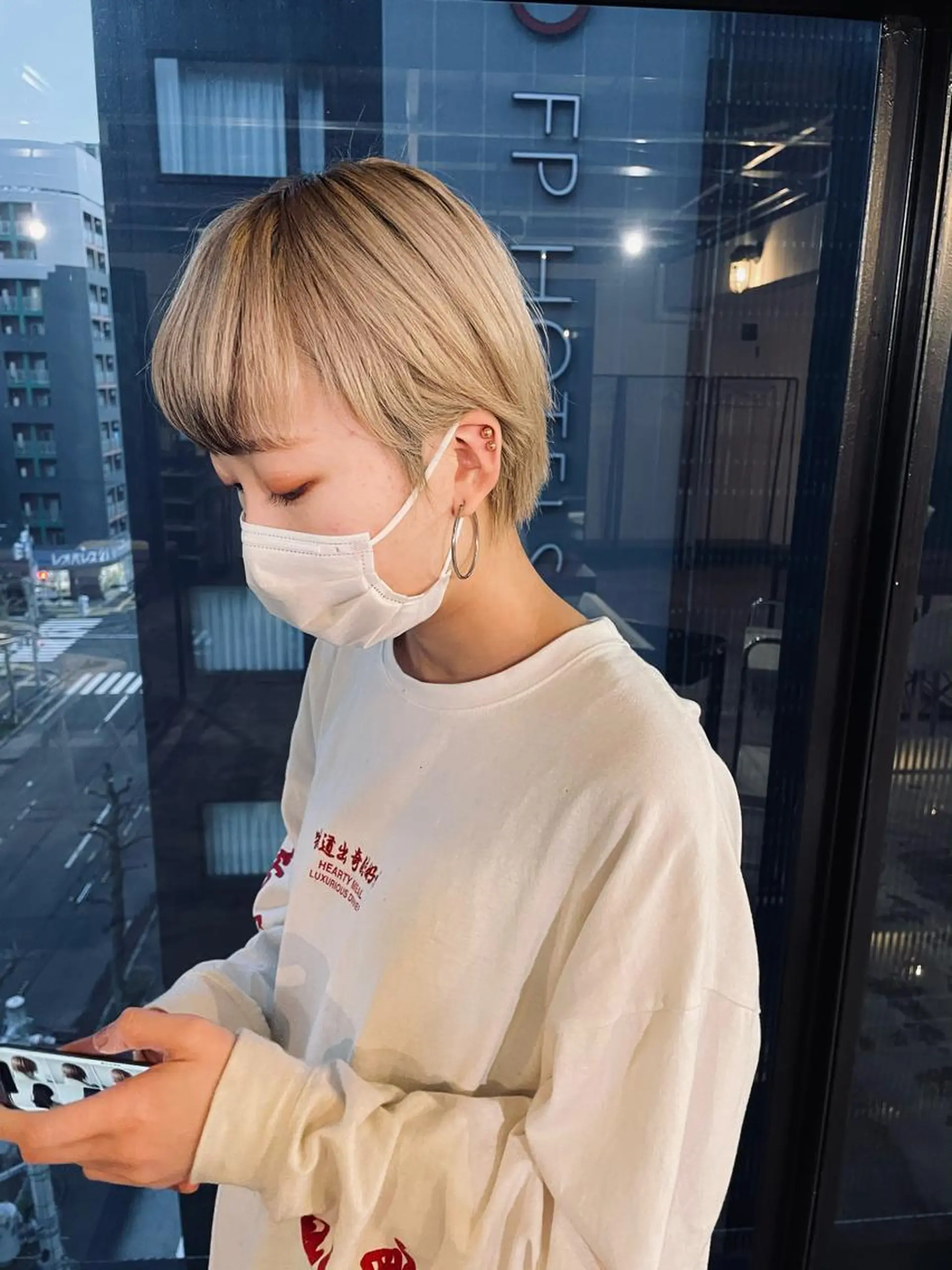 カラー La fith hair ray 札幌店所属・顔まわり/W カラー/リョウのヘアスタイル