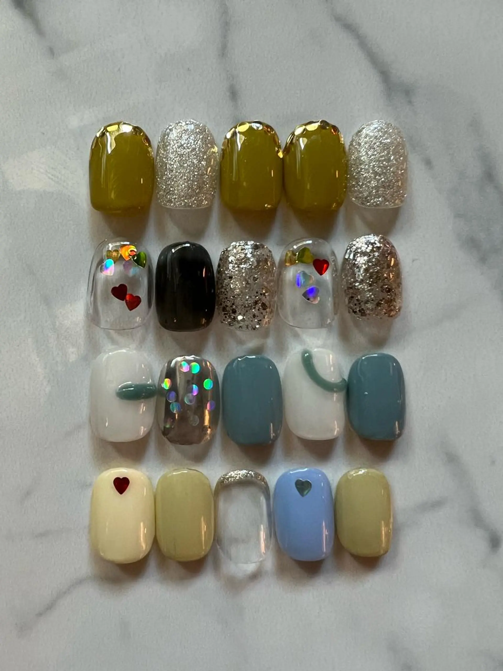 ネイル ハンドネイル une／YUKINA 🫧大人nuanceのネイルデザイン