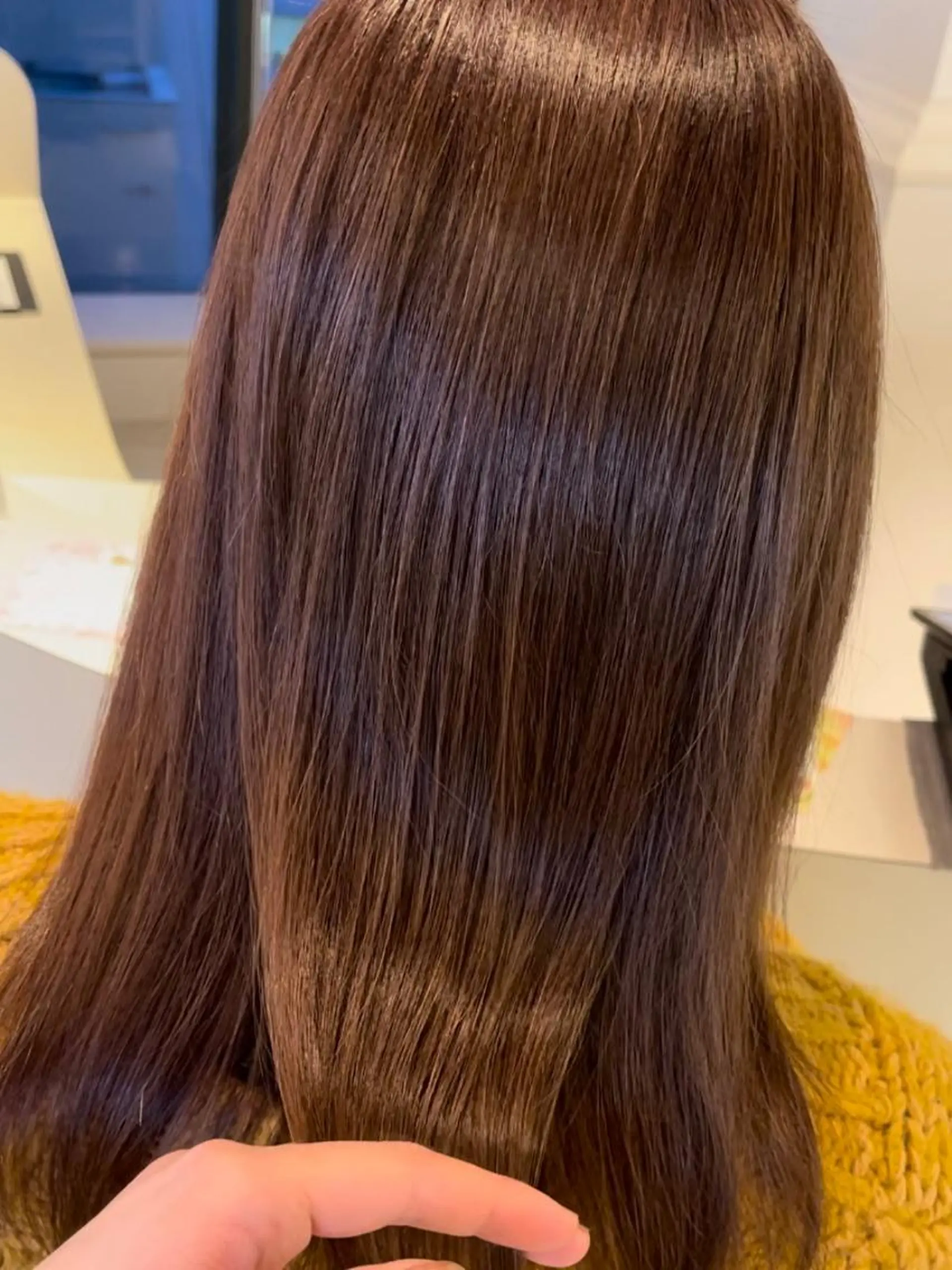 セミロング カラー ヘアカラー トリートメント 小森 衣純のヘアスタイル