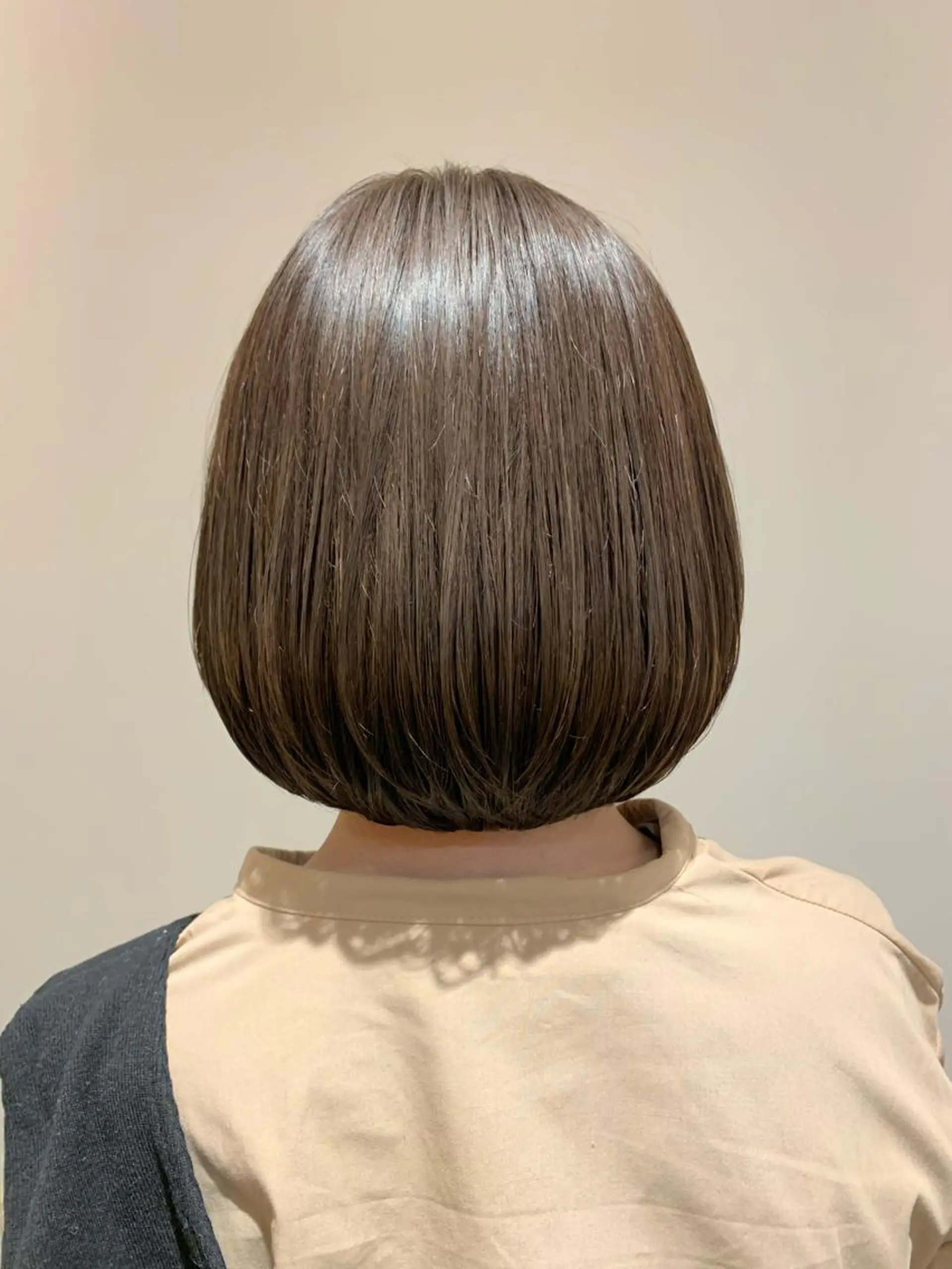 ミディアム 小倉 実紗のヘアスタイル