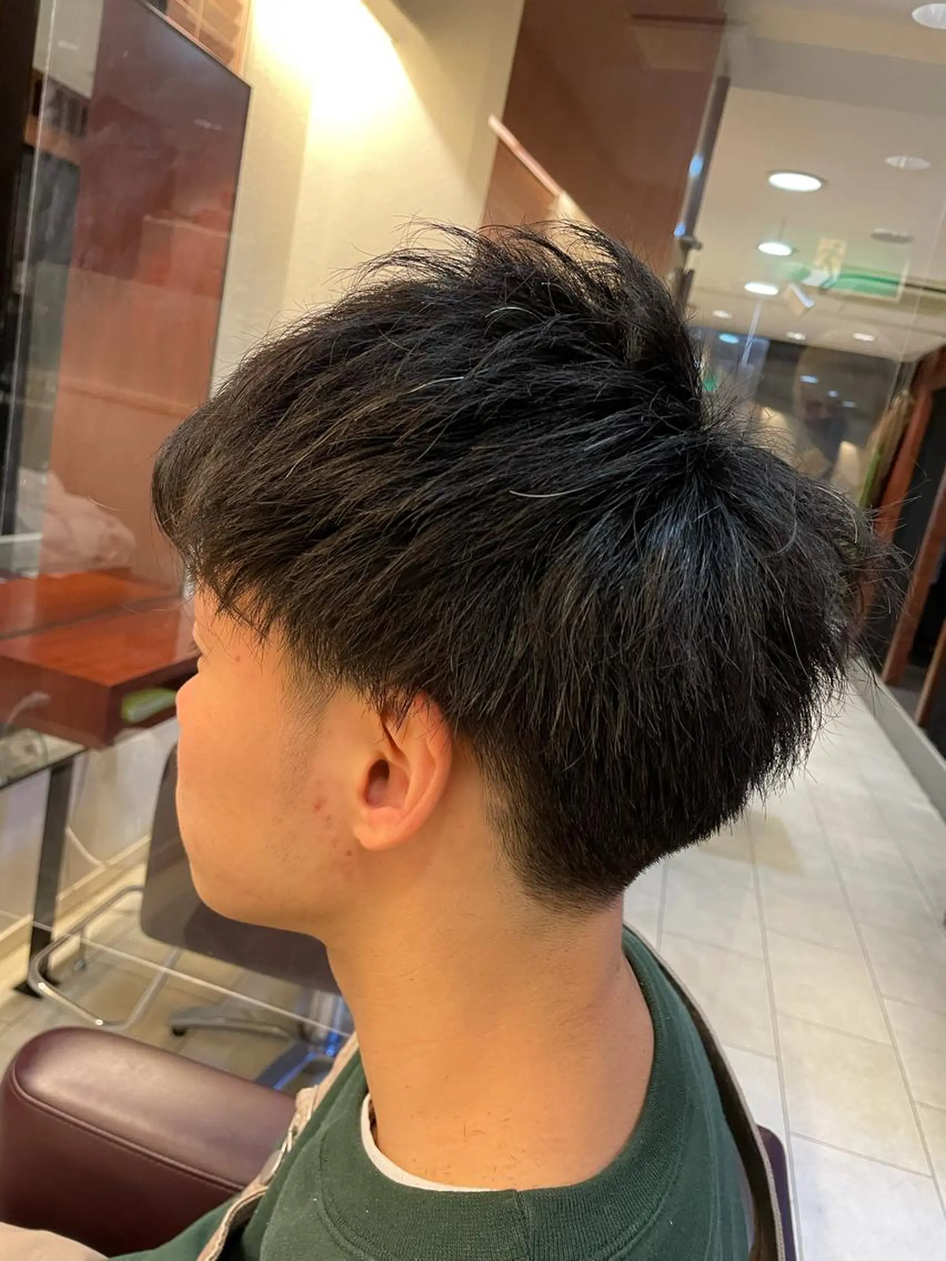 ショート こすげひろと カラー講師のヘアスタイル