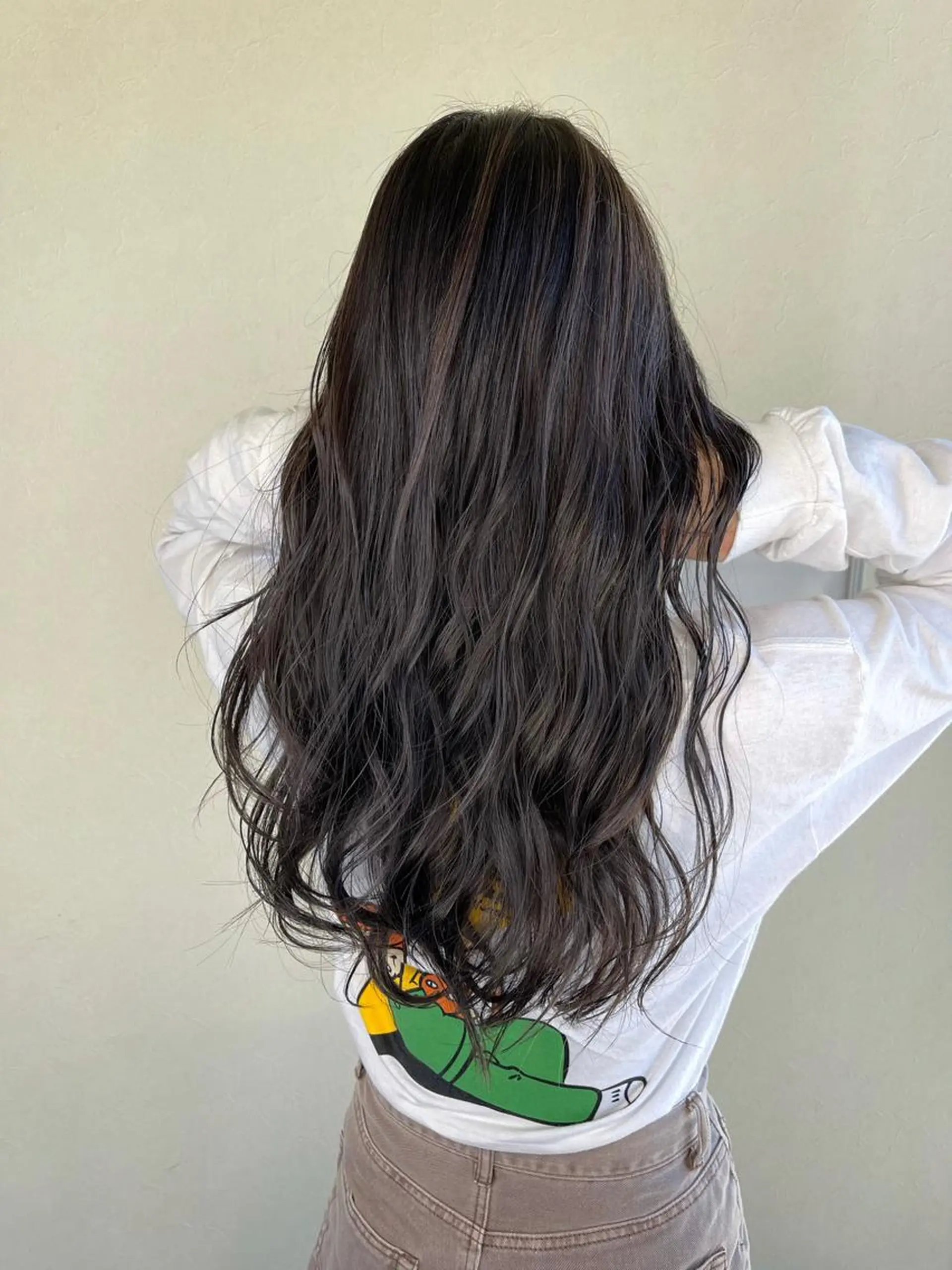 ロング カラー グレージュ ハイライトカラー ハイライト ハイライトカラー✨ グレージュ✨鎌倉光洋のヘアスタイル