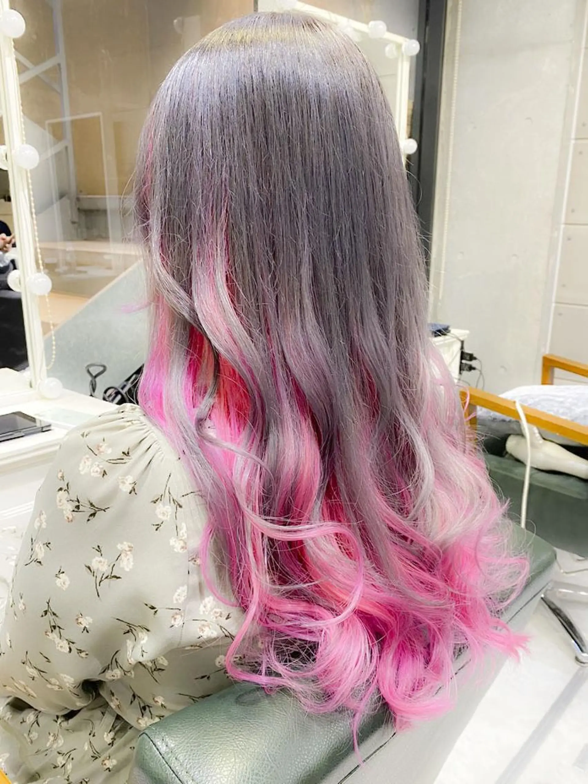 ロング カラー ヘアアレンジ ブリーチ ケアブリーチ 透明感カラー デザインカラー ハイトーンカラー 𝐑𝐈𝐍𝐊𝐀 🐷🖤のヘアスタイル