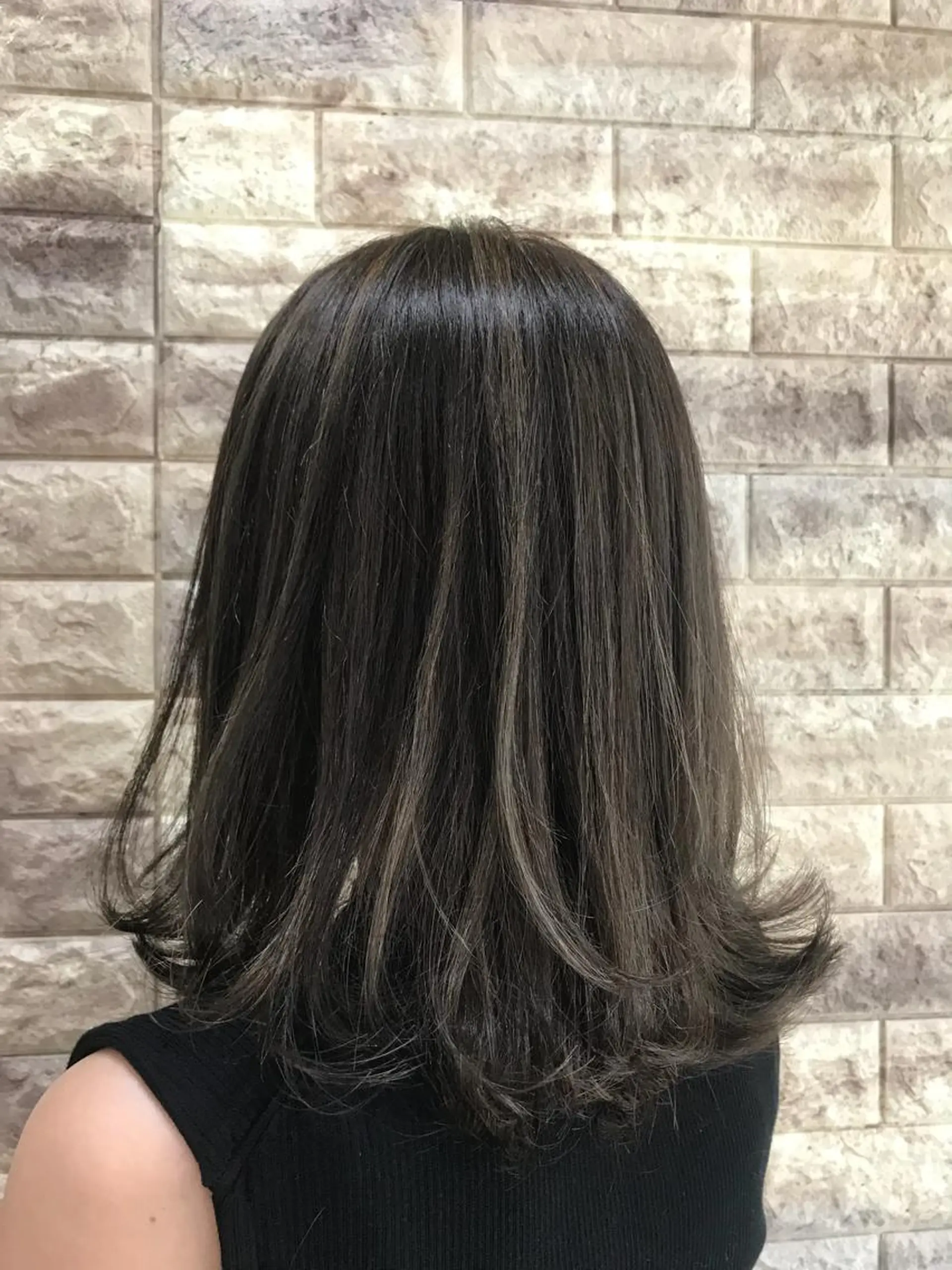 ミディアム カラー アッシュ ブリーチ ダークアッシュ ハイライトカラー イルミナカラー FUKO Hip's eyesのマツエク・マツパデザイン