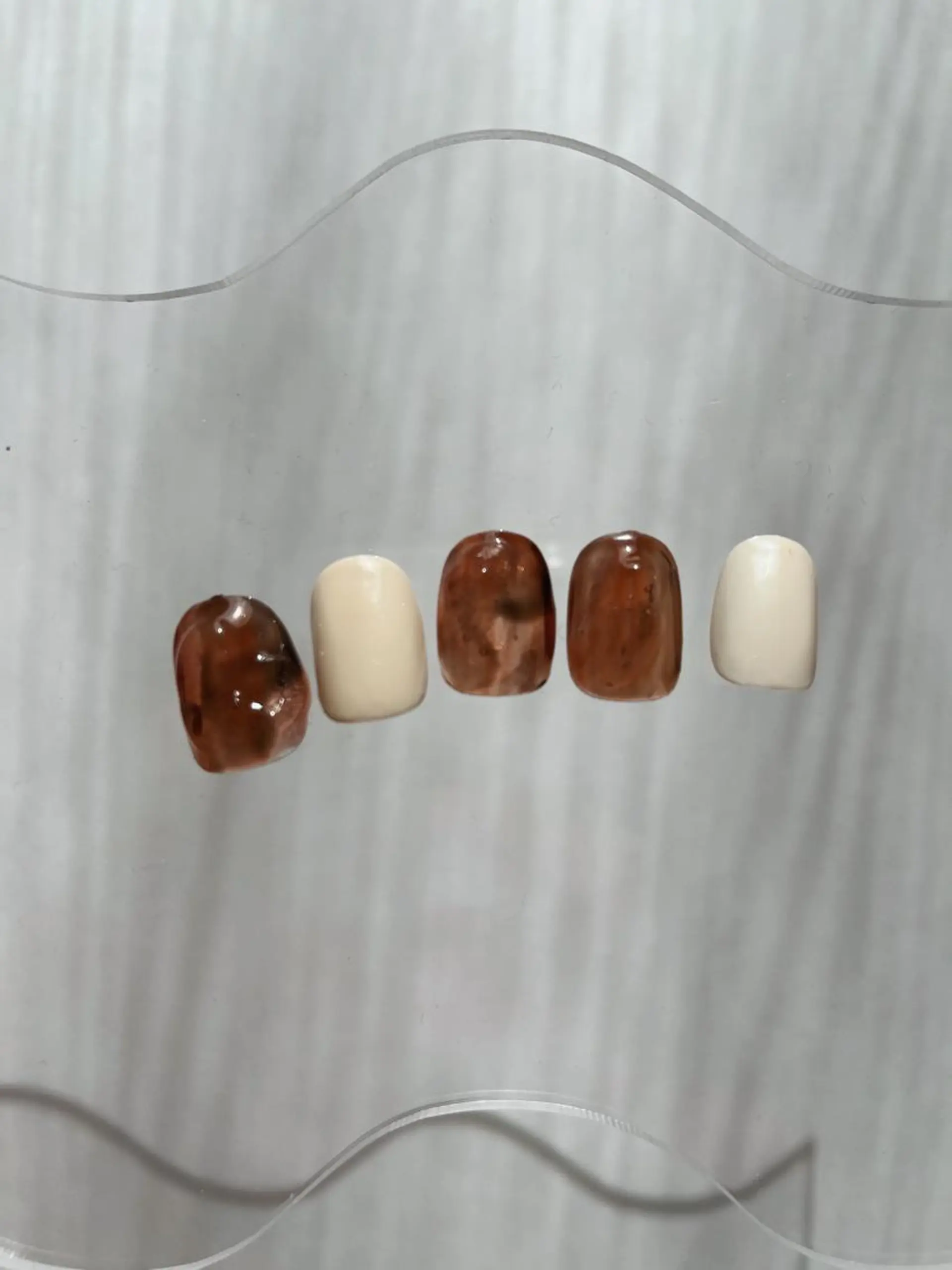 ネイル ハンドネイル une／YUKINA 🫧大人nuanceのネイルデザイン