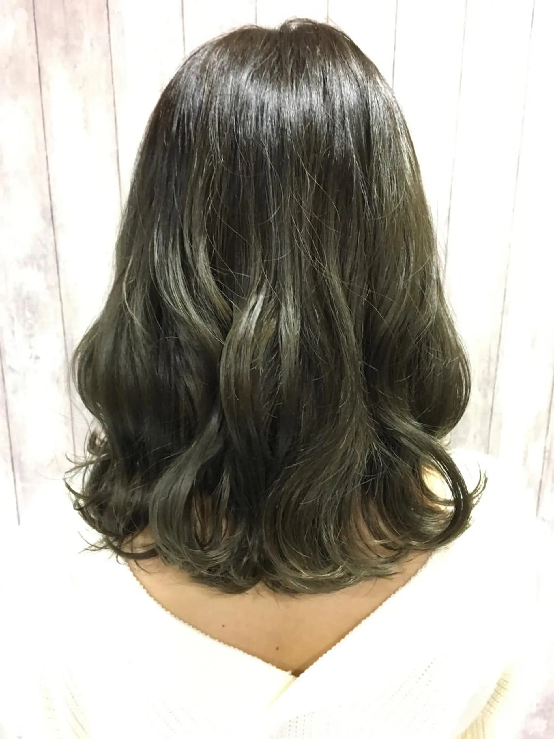 カラー イルミナカラー トップスタイリスト 小澤純一のヘアスタイル