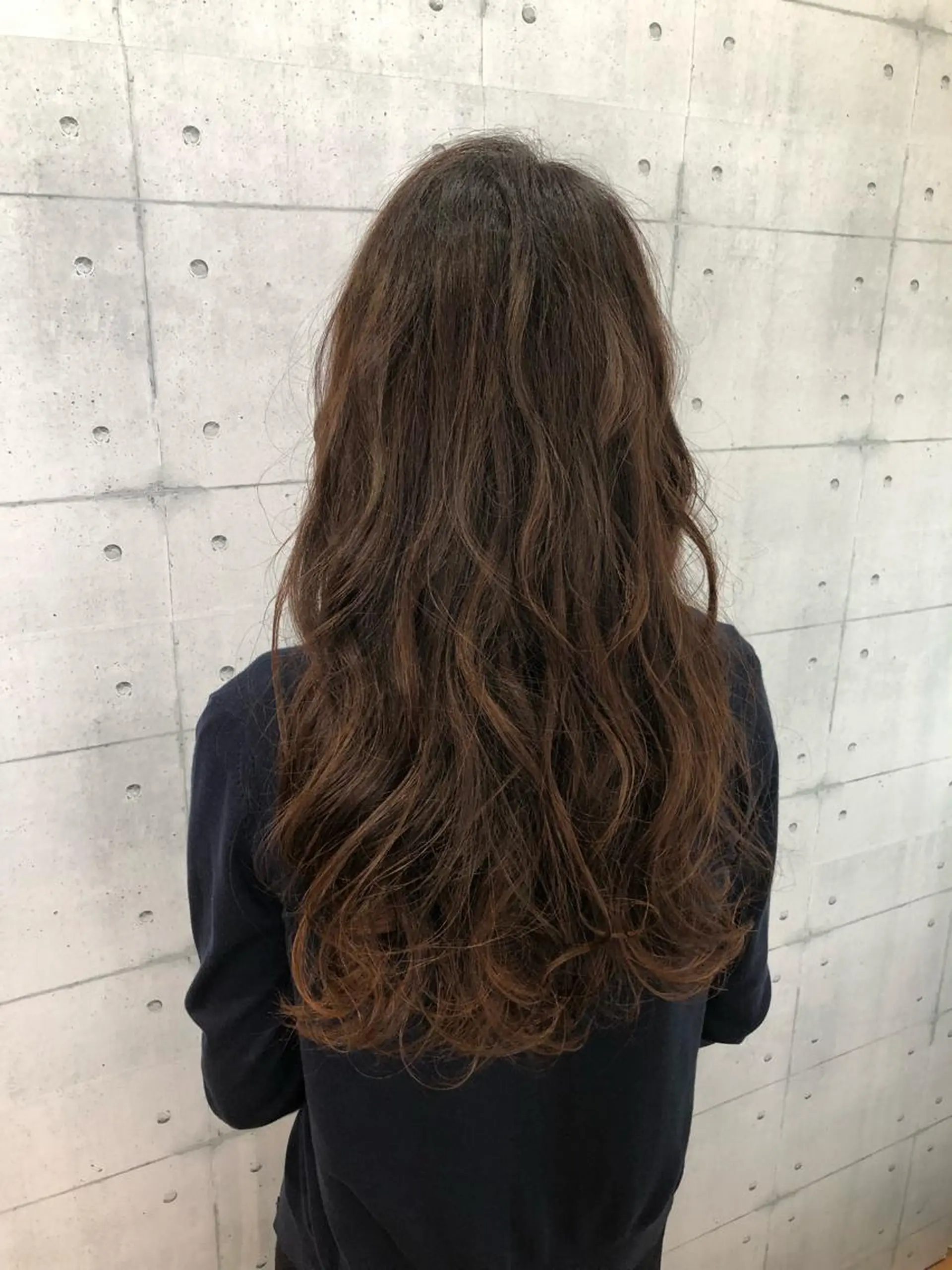 ロング カラー 金沢 広美のヘアスタイル