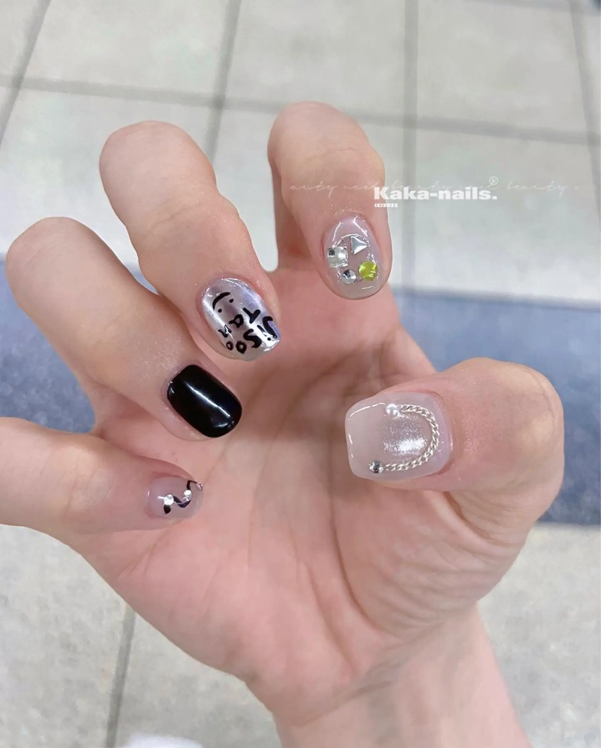 ショート Kaka Nailsのネイルデザイン