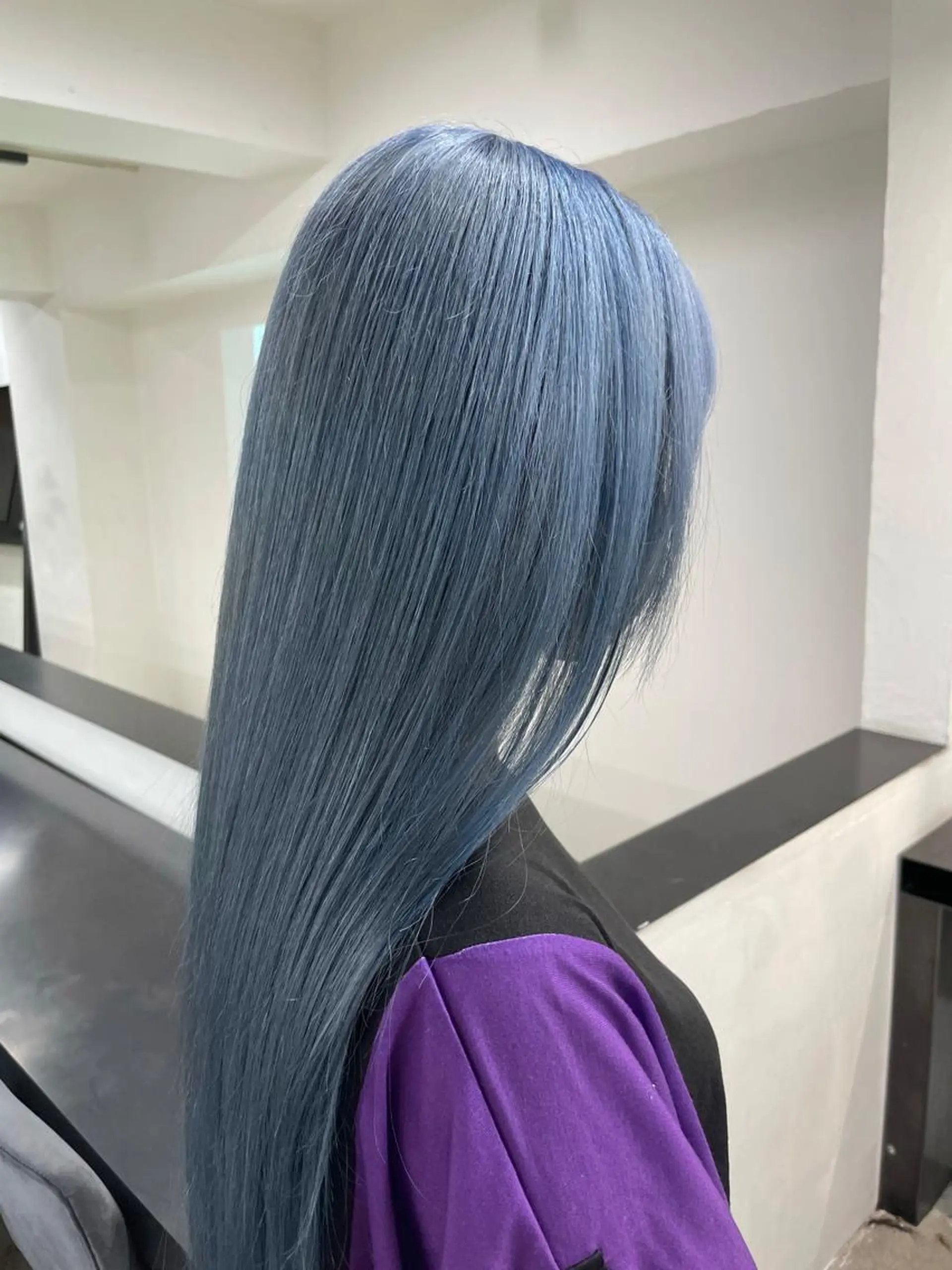 ロング カラー ブリーチ ブルーカラー ケアブリーチ トリートメント レイヤーカット💖 Kaedeのヘアスタイル