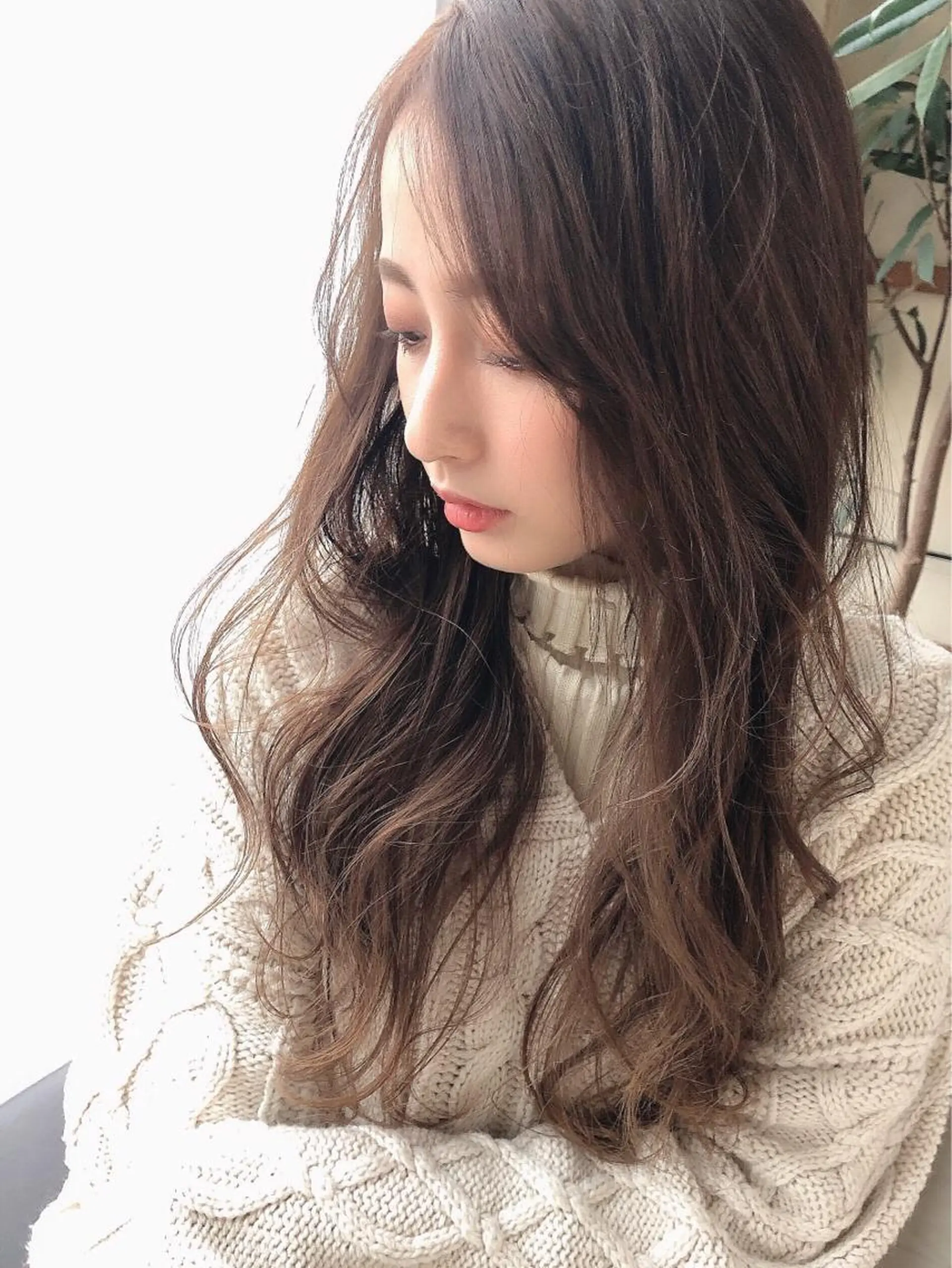 セミロング ハイライト カット トリートメント PLATINA所属・上田 ヒロツグのヘアスタイル