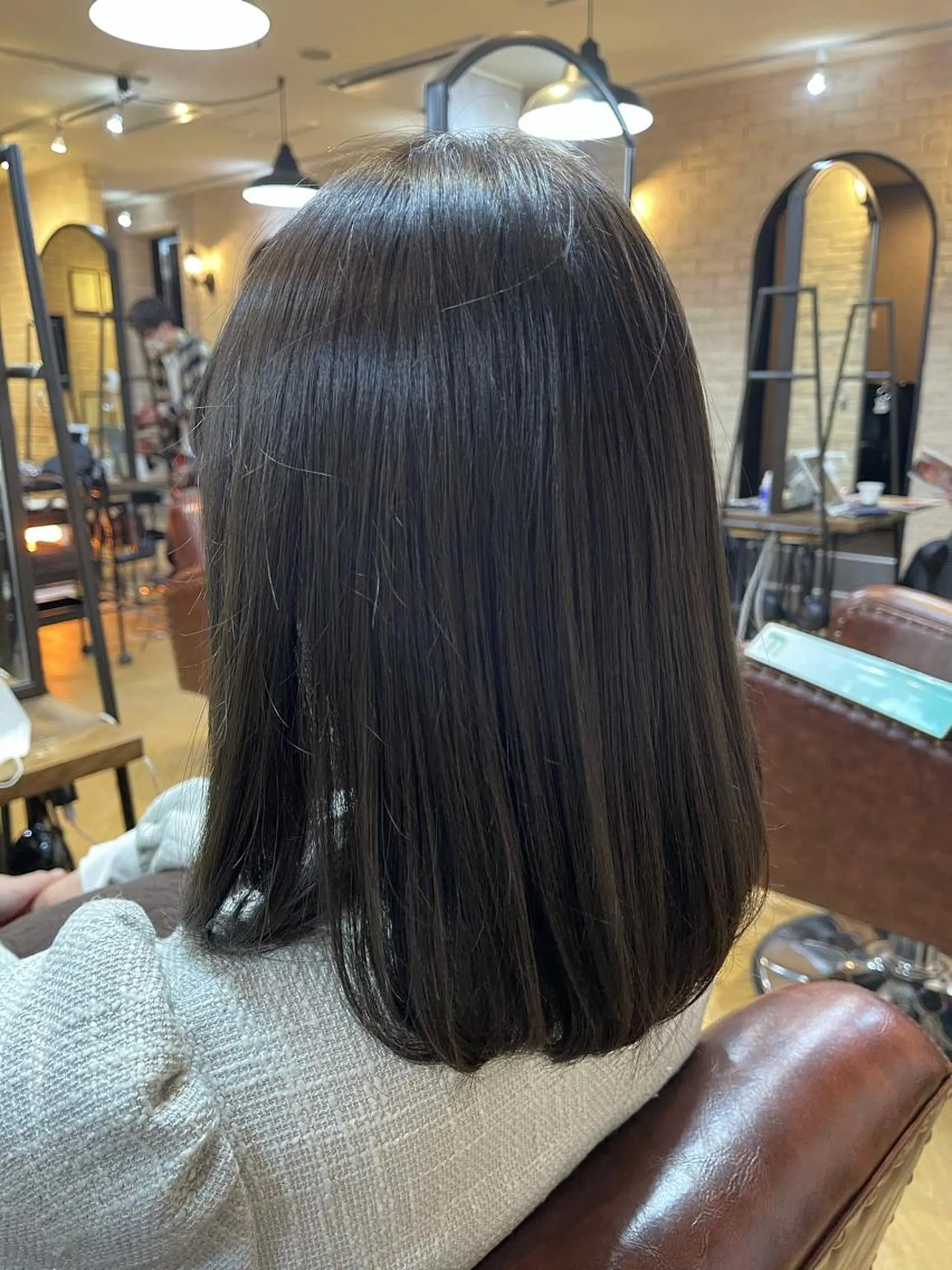 ミディアム アッシュ カット ヘアカラー antica YOSHIのヘアスタイル