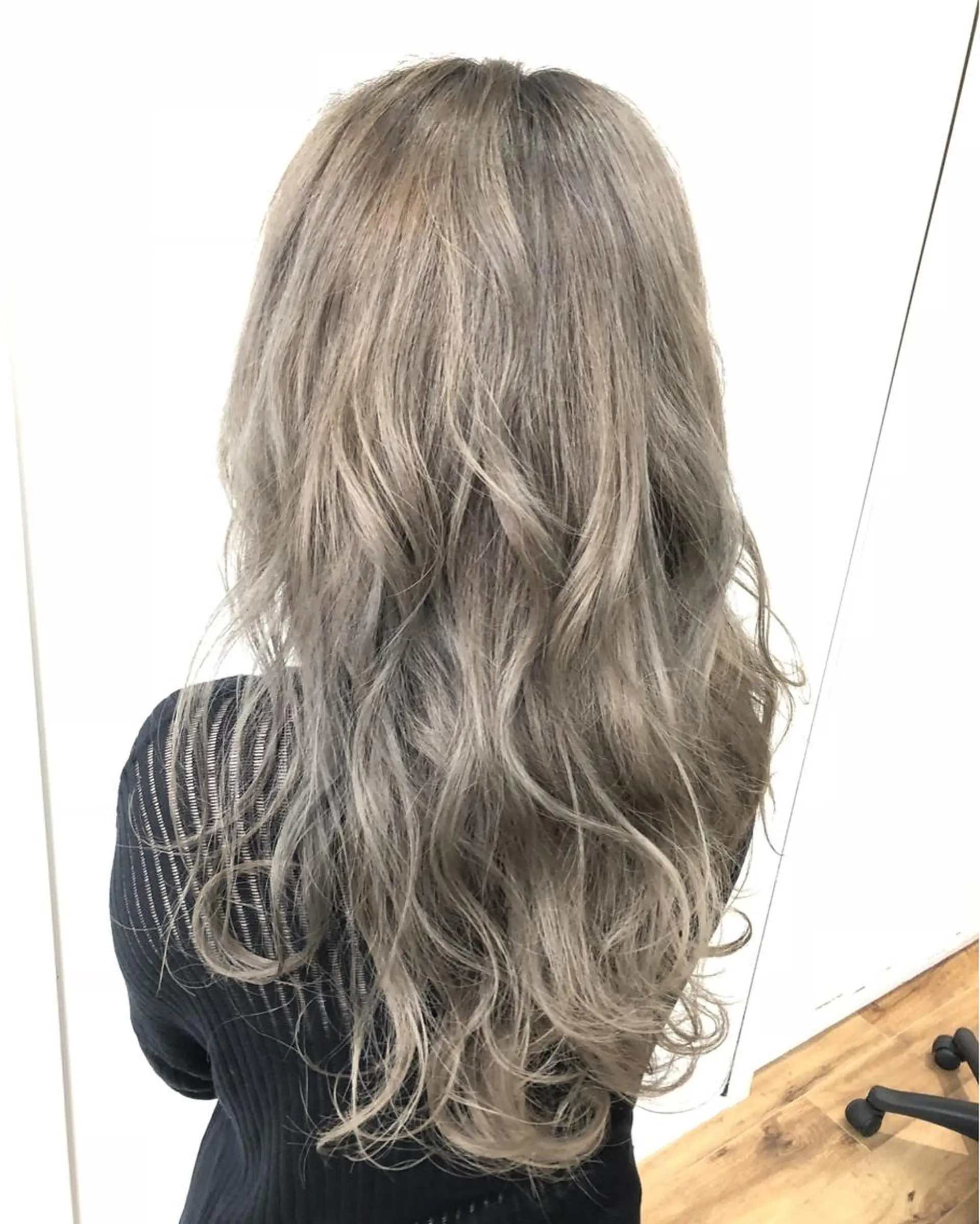 ロング カラー ヘアアレンジ ブリーチ グレージュ カット ヘアカラー Le/a谷町 野上幹太のヘアスタイル