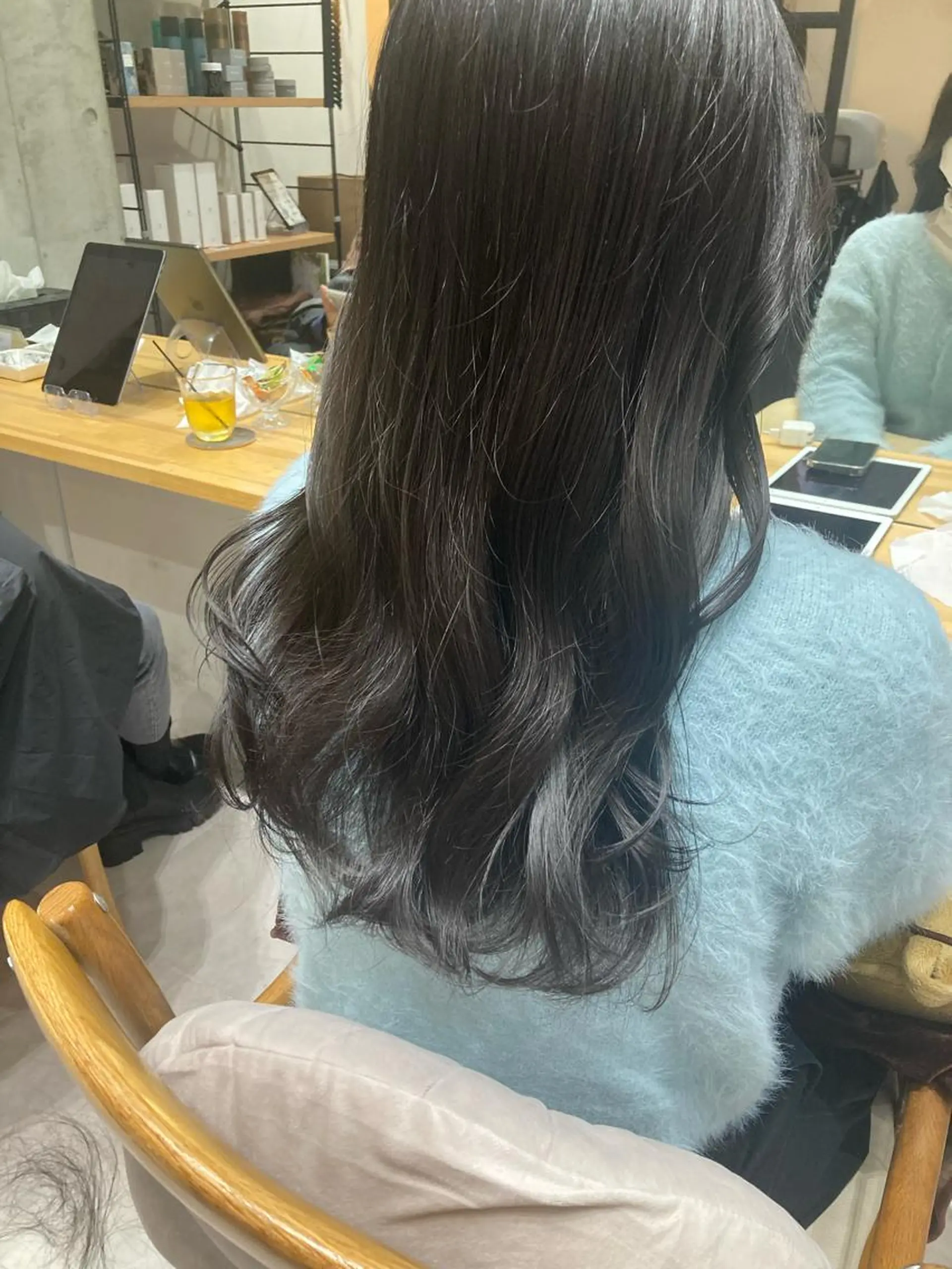 セミロング ヘアカラー トリートメント ✨色持ちの良い艶 カラー✨蟹江真世のヘアスタイル