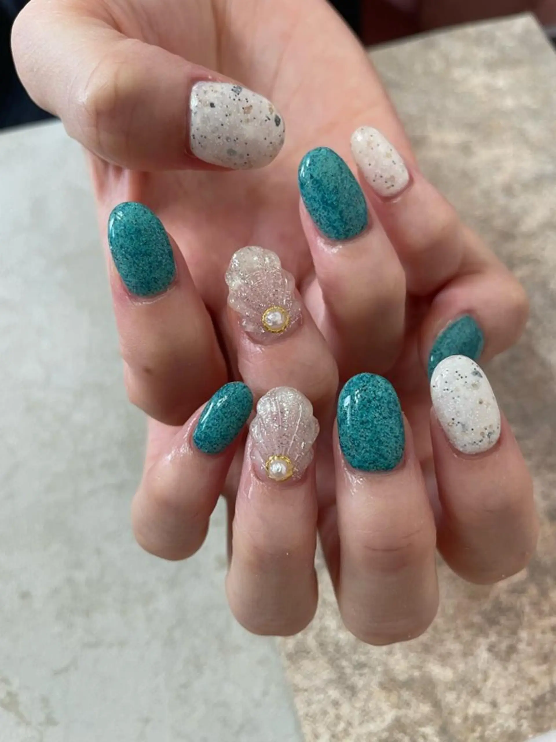 ミディアム ネイル Parfum パルファンのネイルデザイン