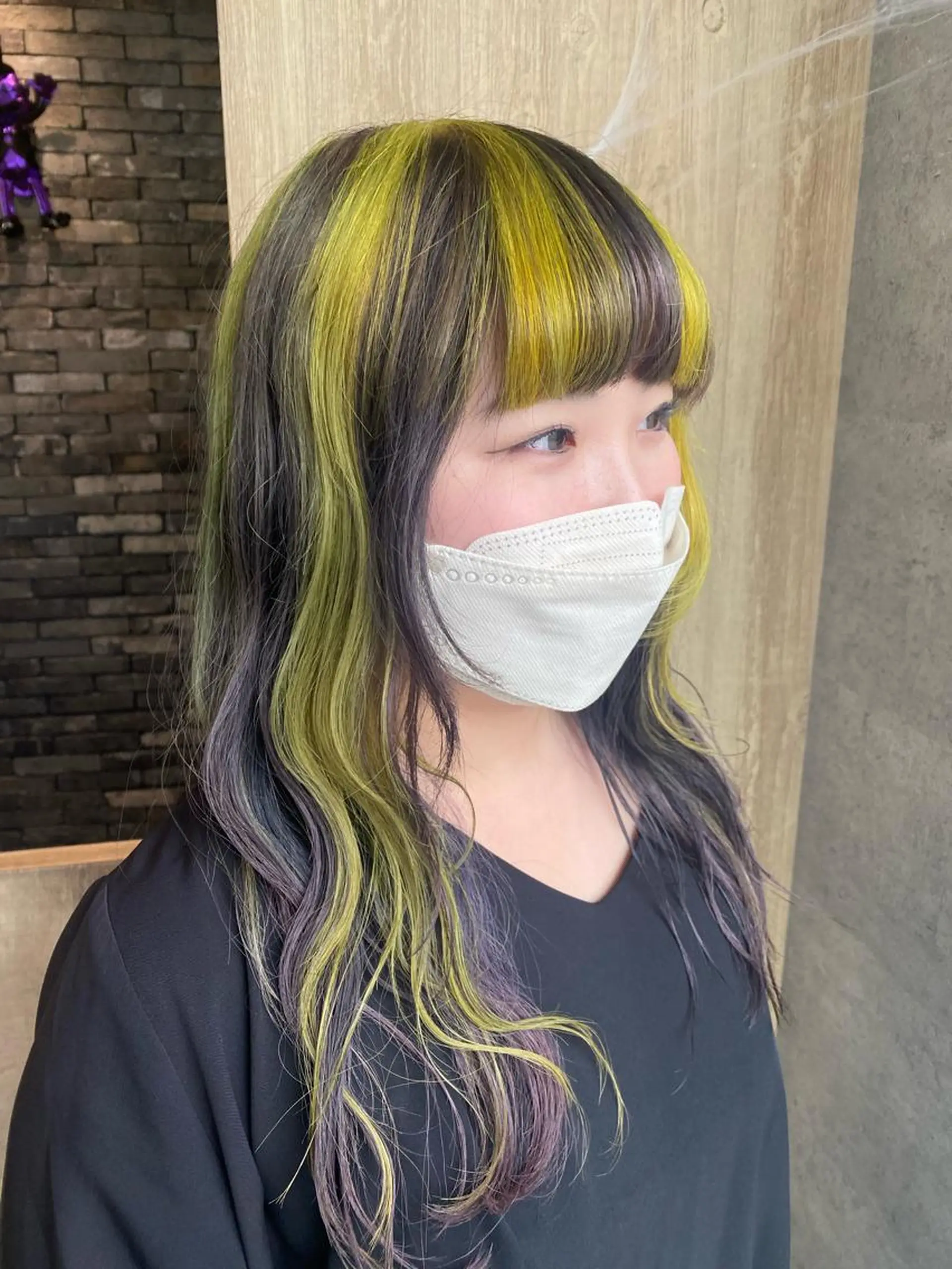 ロング ハロウィン ヘアカラー 山口 明日花のヘアスタイル