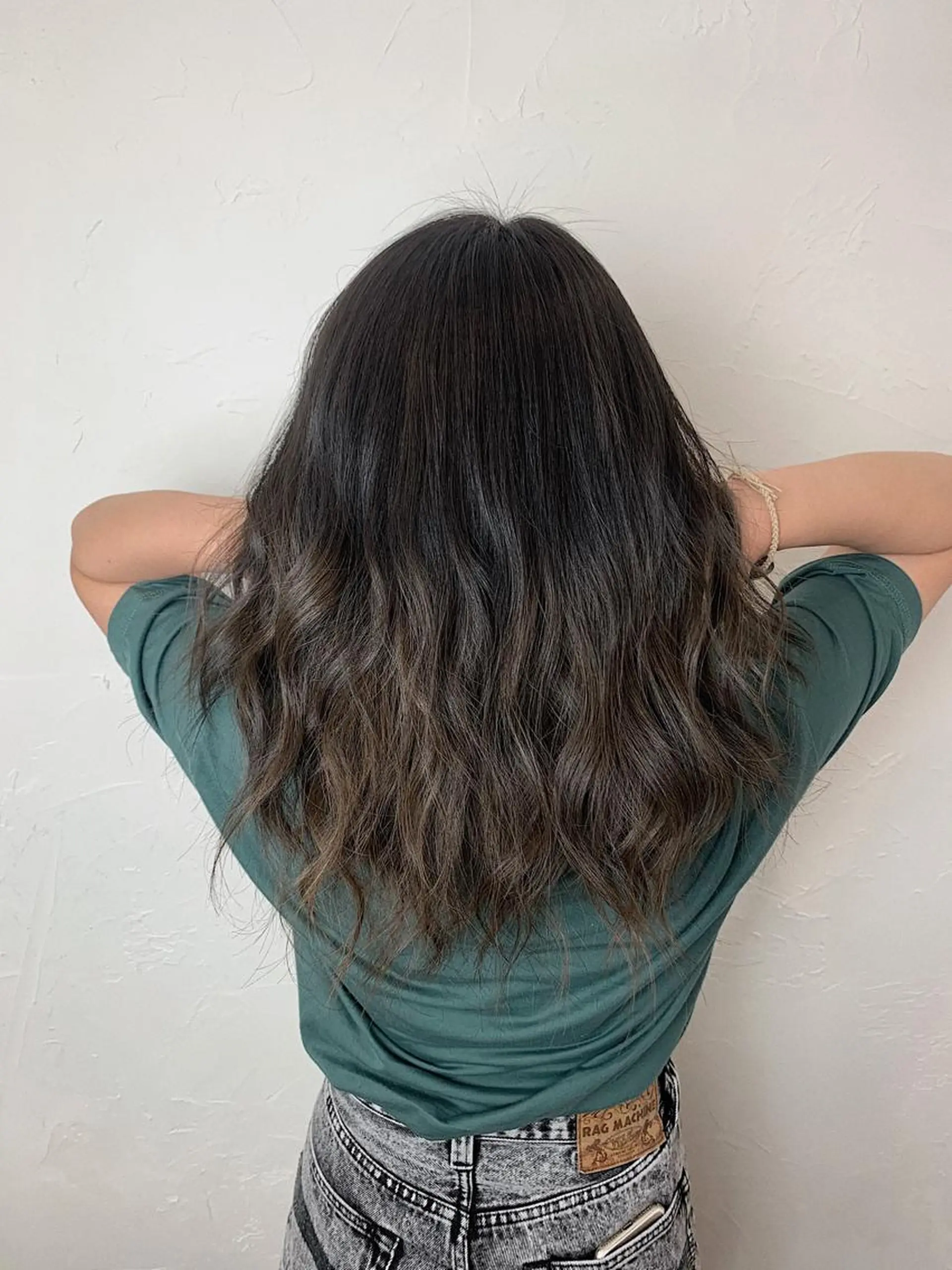 セミロング カラー ALO art hair所属・  AYARIのヘアスタイル