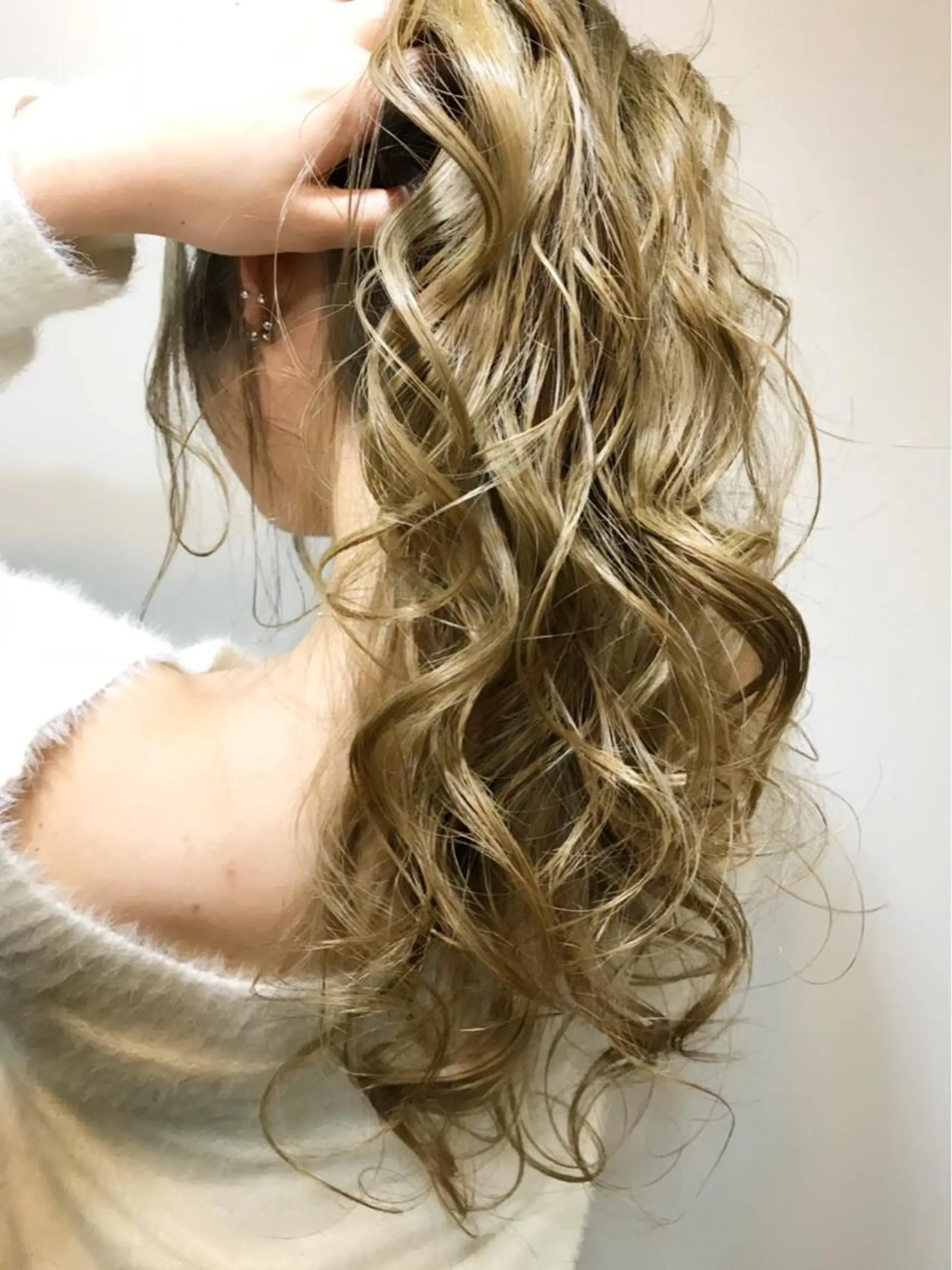 ロング カラー ヘアカラー トリートメント ✨ハイトーン✨透明感 ✨生神　優季のヘアスタイル