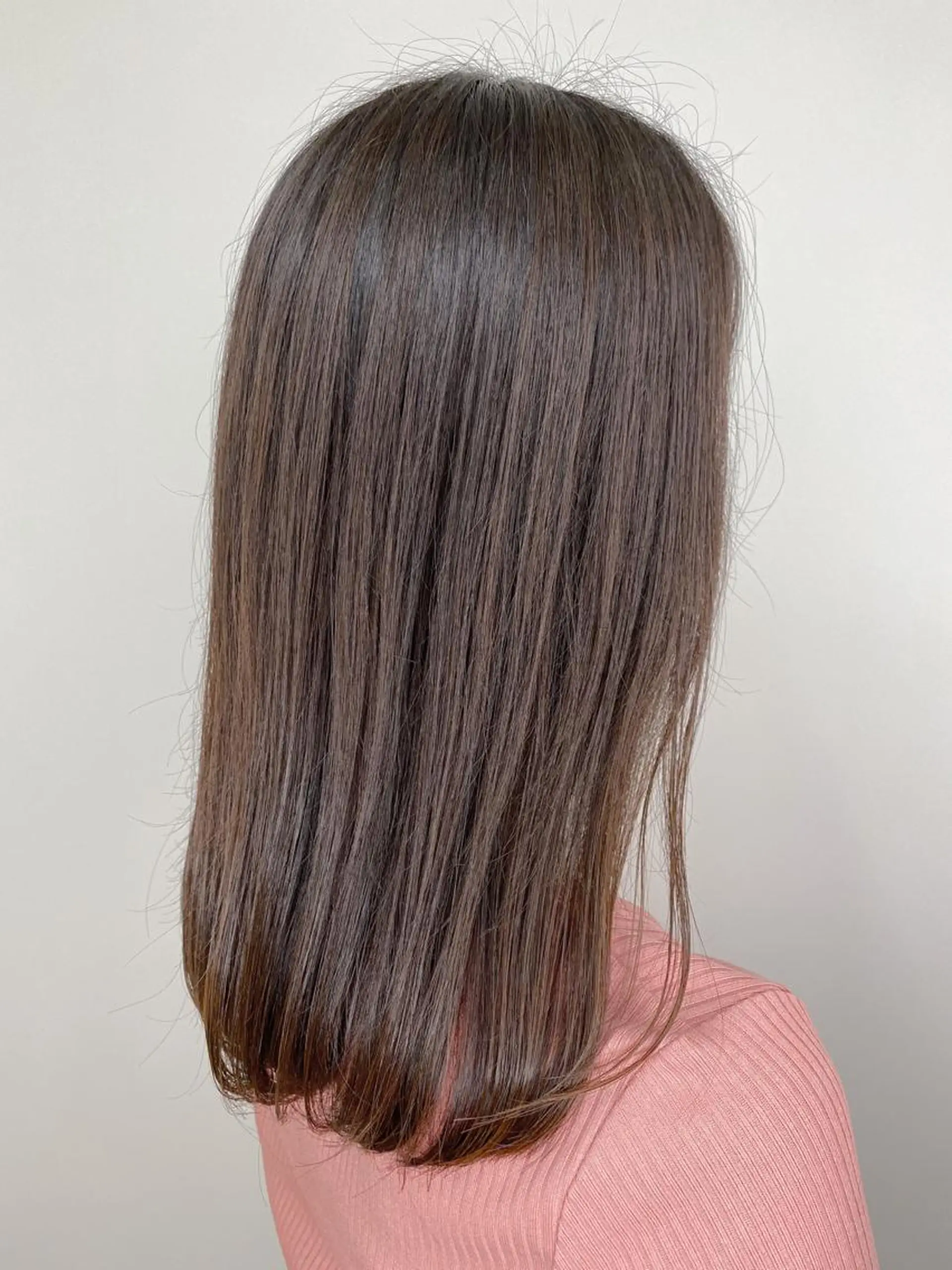 セミロング カラー グレージュ SALOWIN神戸三宮East店所属・【透明感、艶髪】西村 有司のヘアスタイル