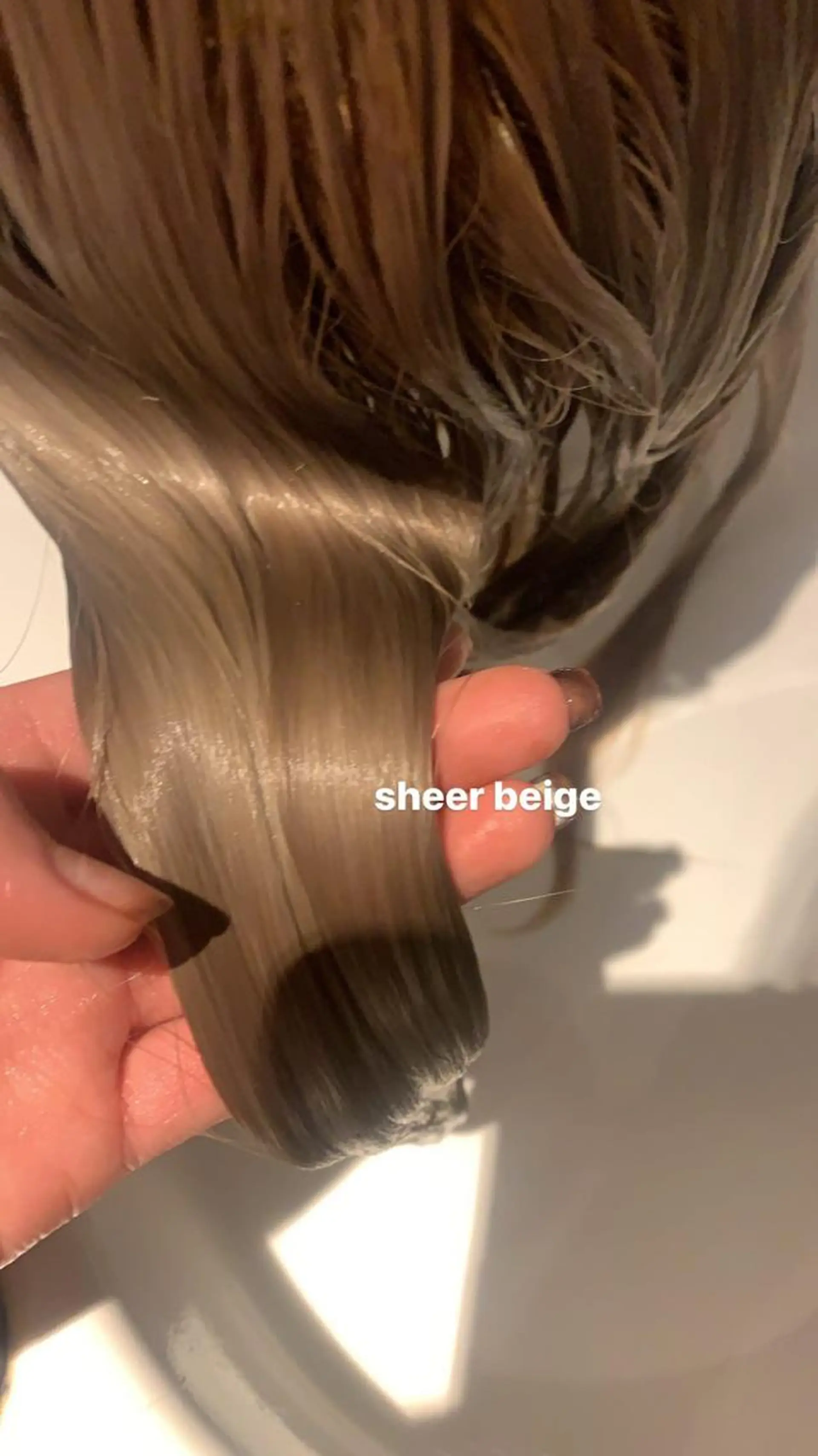 セミロング カラー ベージュカラー ブリーチ ヘアカラー 顔周りレイヤー 🎀マリノのヘアスタイル